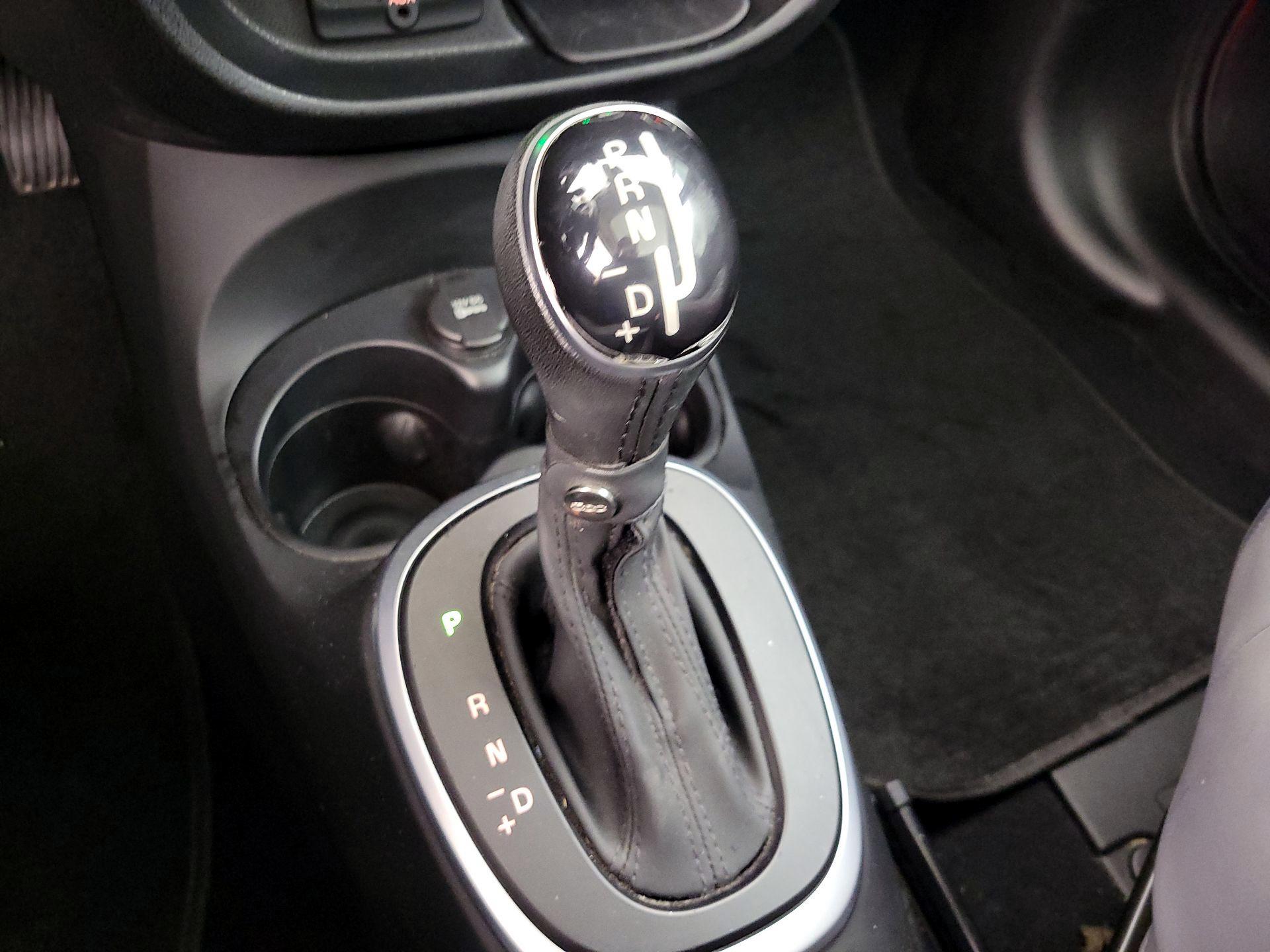 Thumbnail: 2015 Fiat 500L - 17