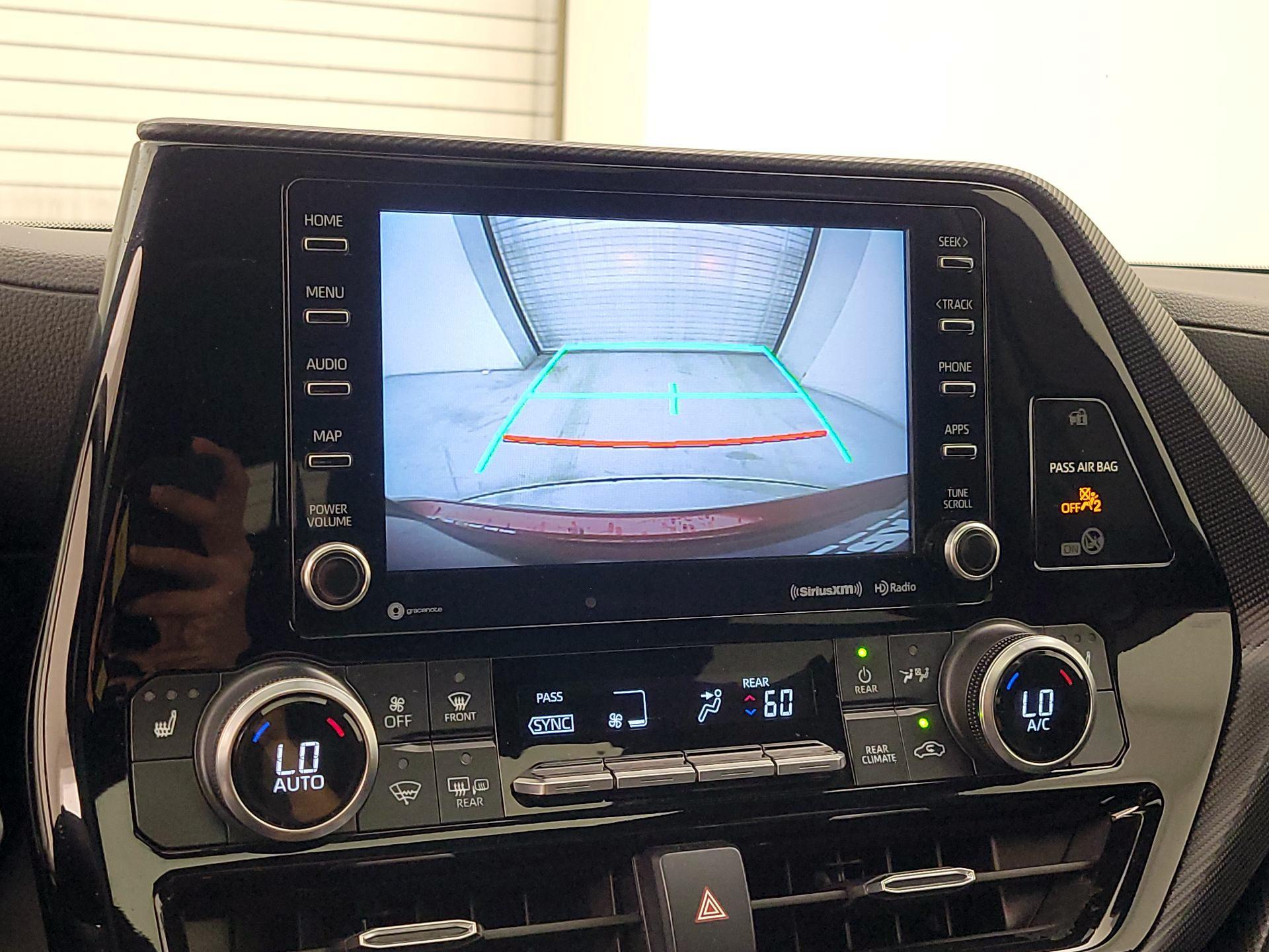 Thumbnail: 2021 Toyota Highlander - 14
