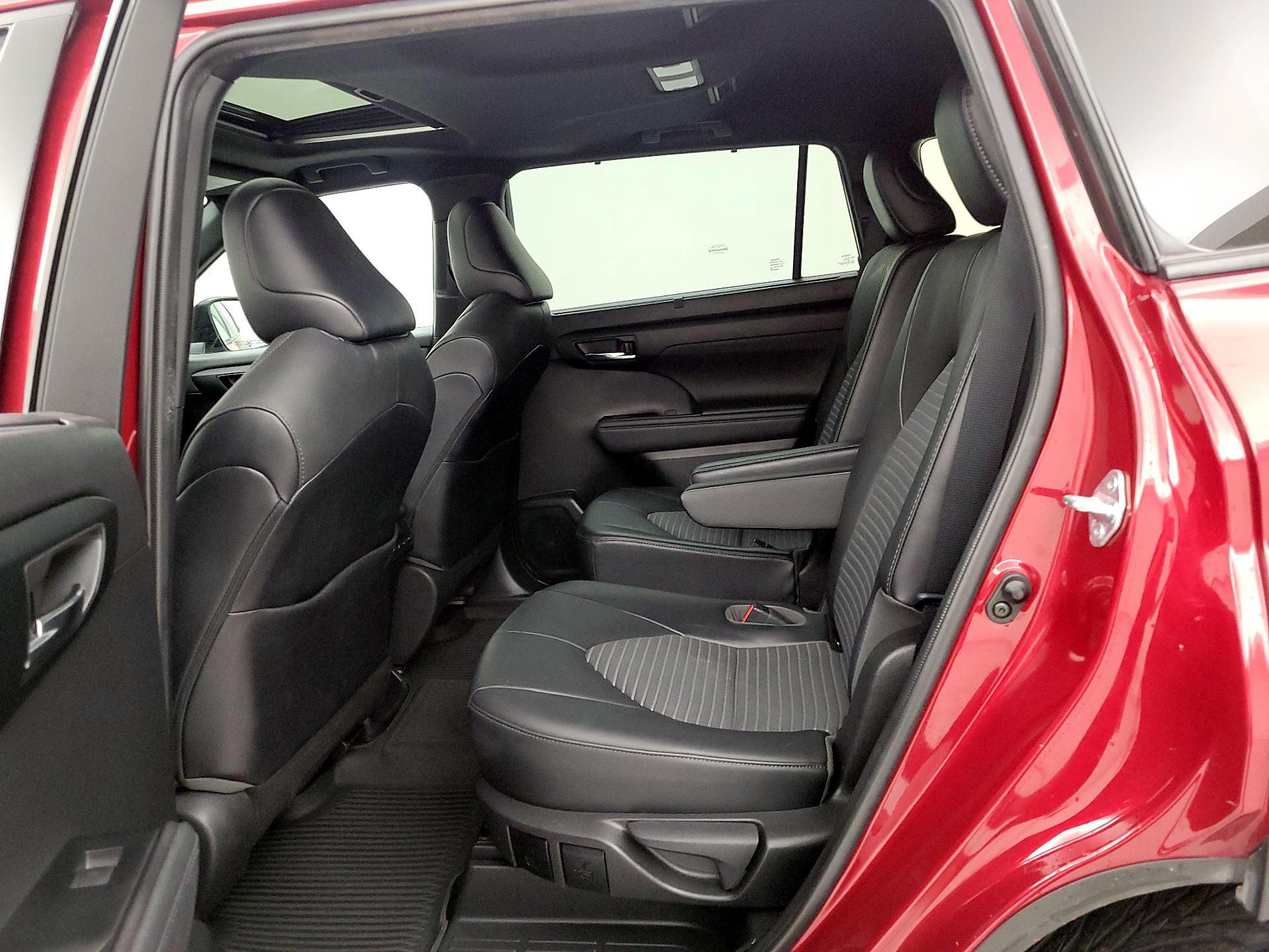 Thumbnail: 2021 Toyota Highlander - 20