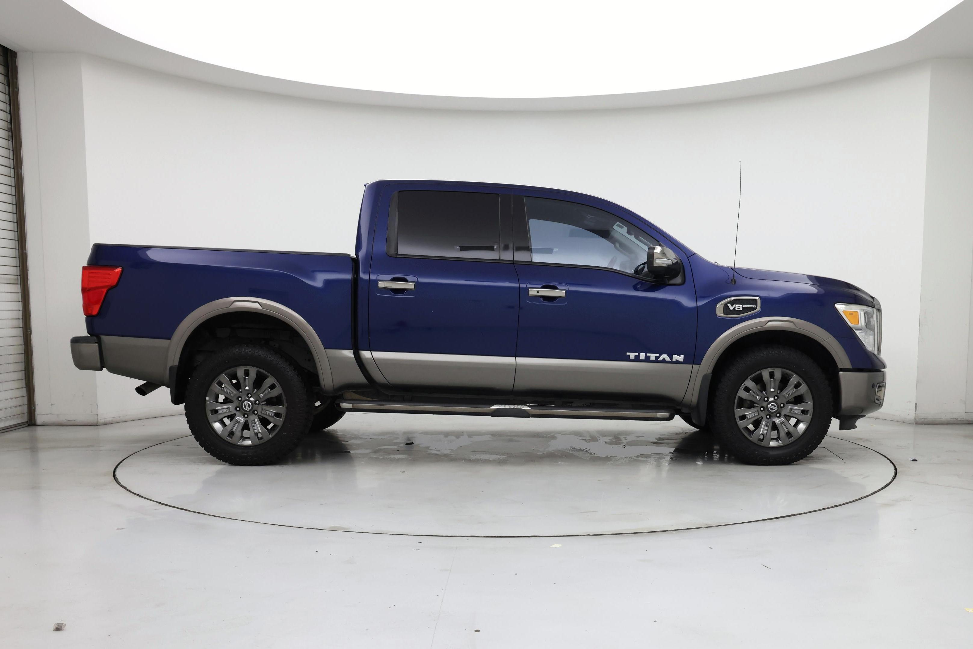 Thumbnail: 2017 Nissan Titan - 7
