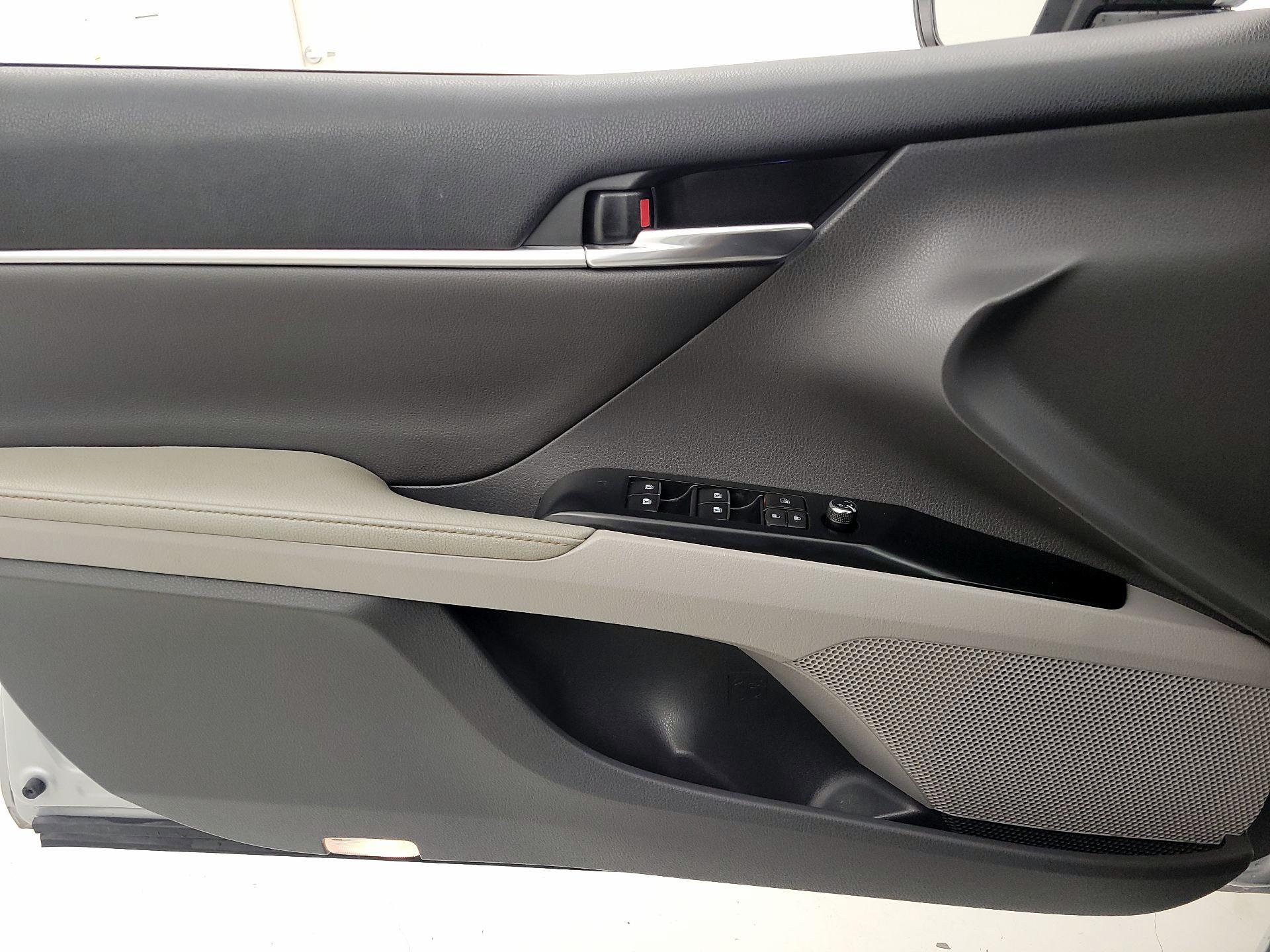 Thumbnail: 2020 Toyota Camry - 12