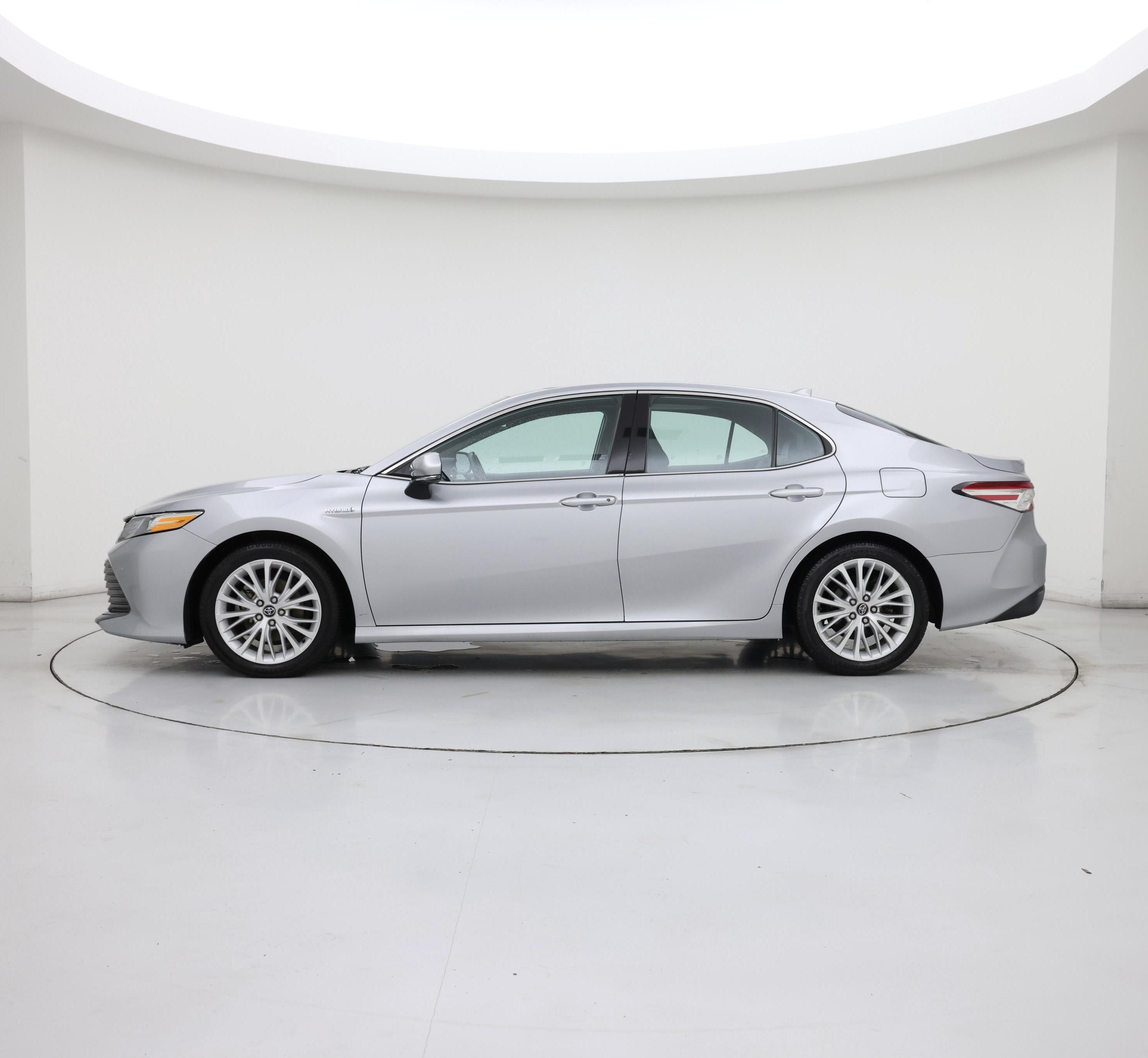 Thumbnail: 2020 Toyota Camry - 3