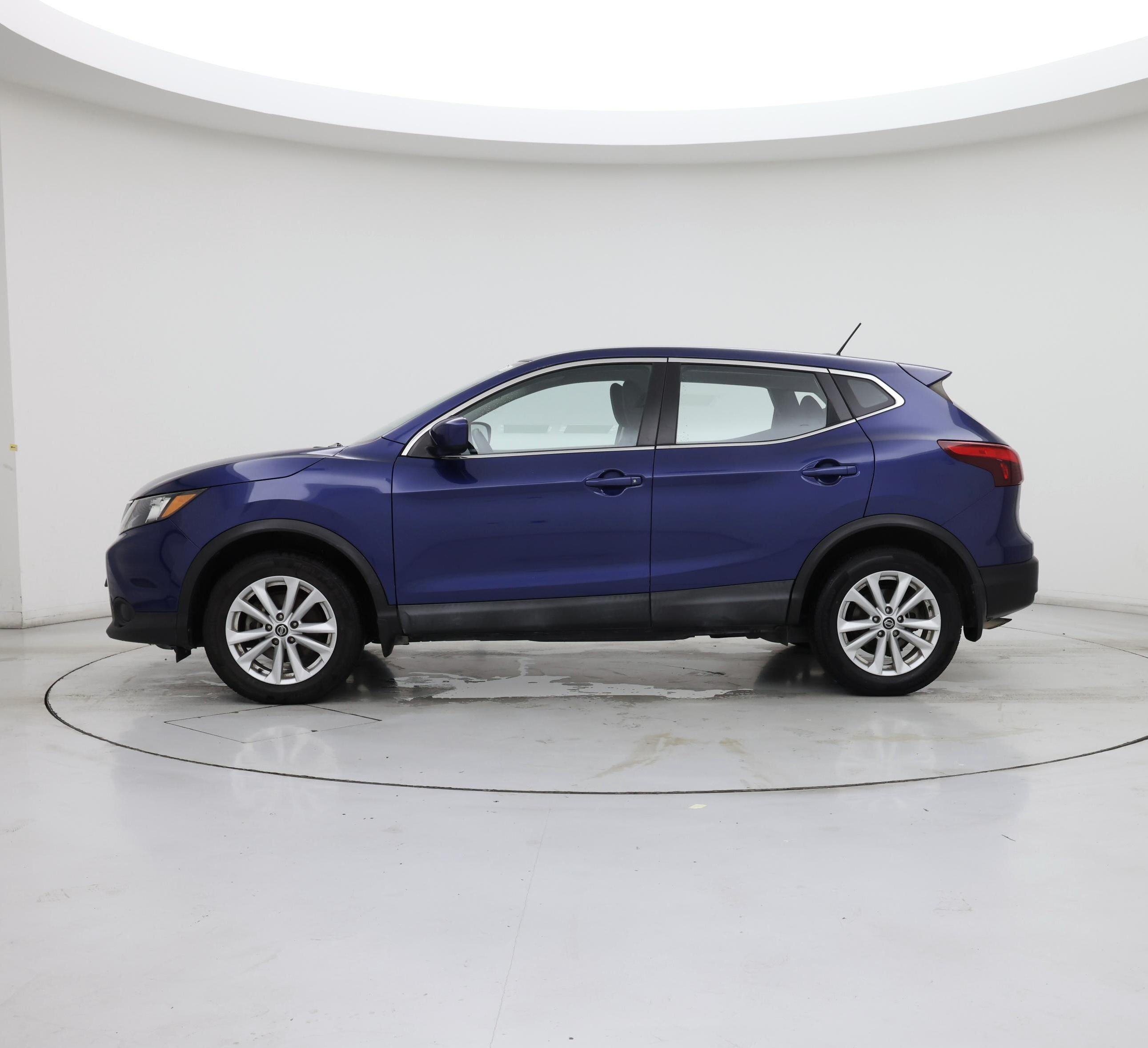 Thumbnail: 2019 Nissan Rogue Sport - 3