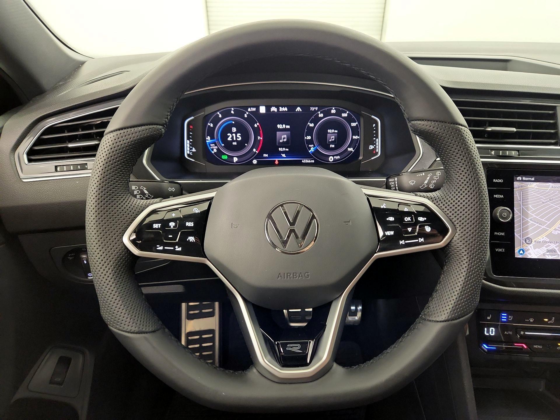 Thumbnail: 2022 Volkswagen Tiguan - 10