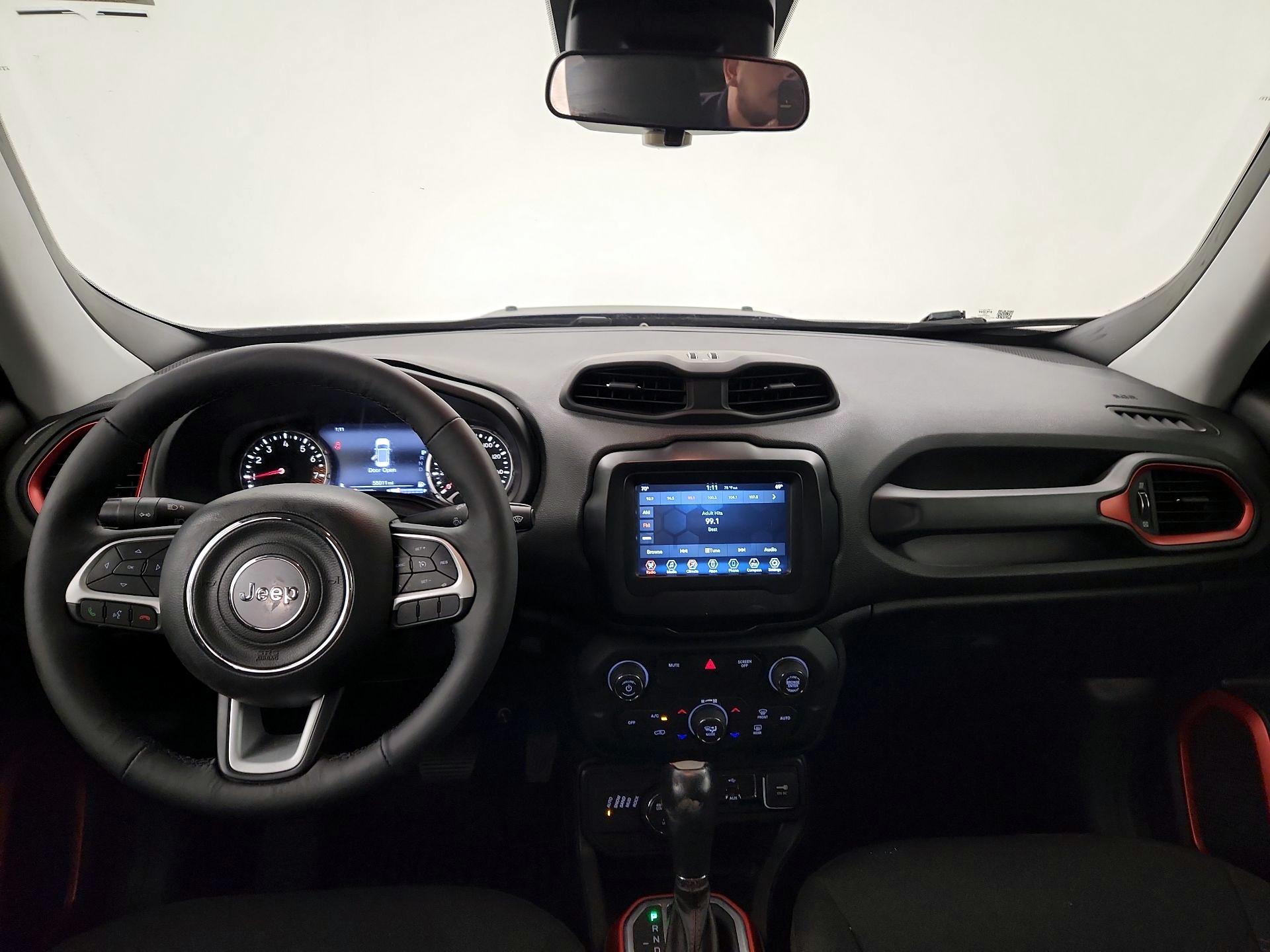 Thumbnail: 2019 Jeep Renegade - 9