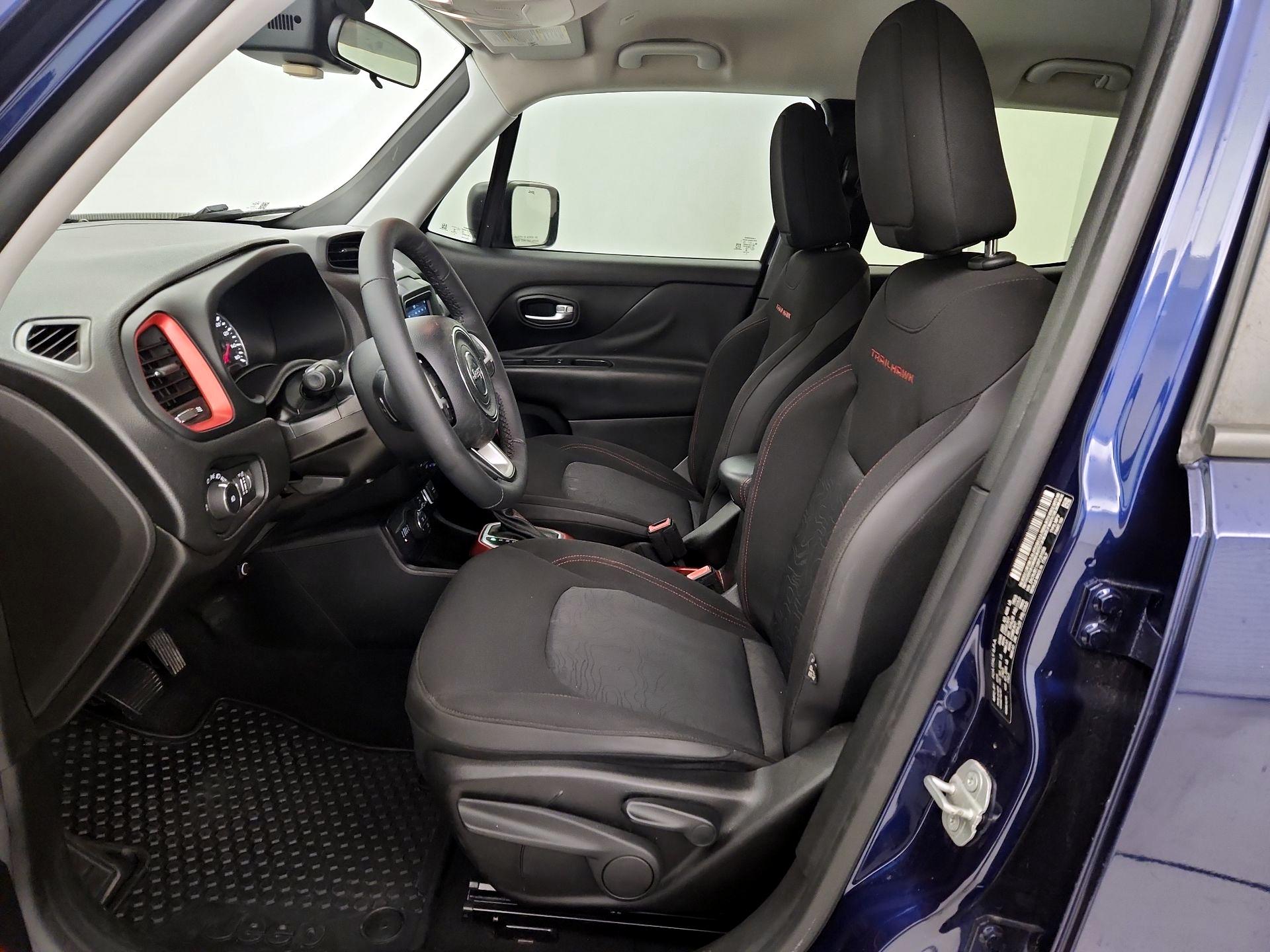 Thumbnail: 2019 Jeep Renegade - 11