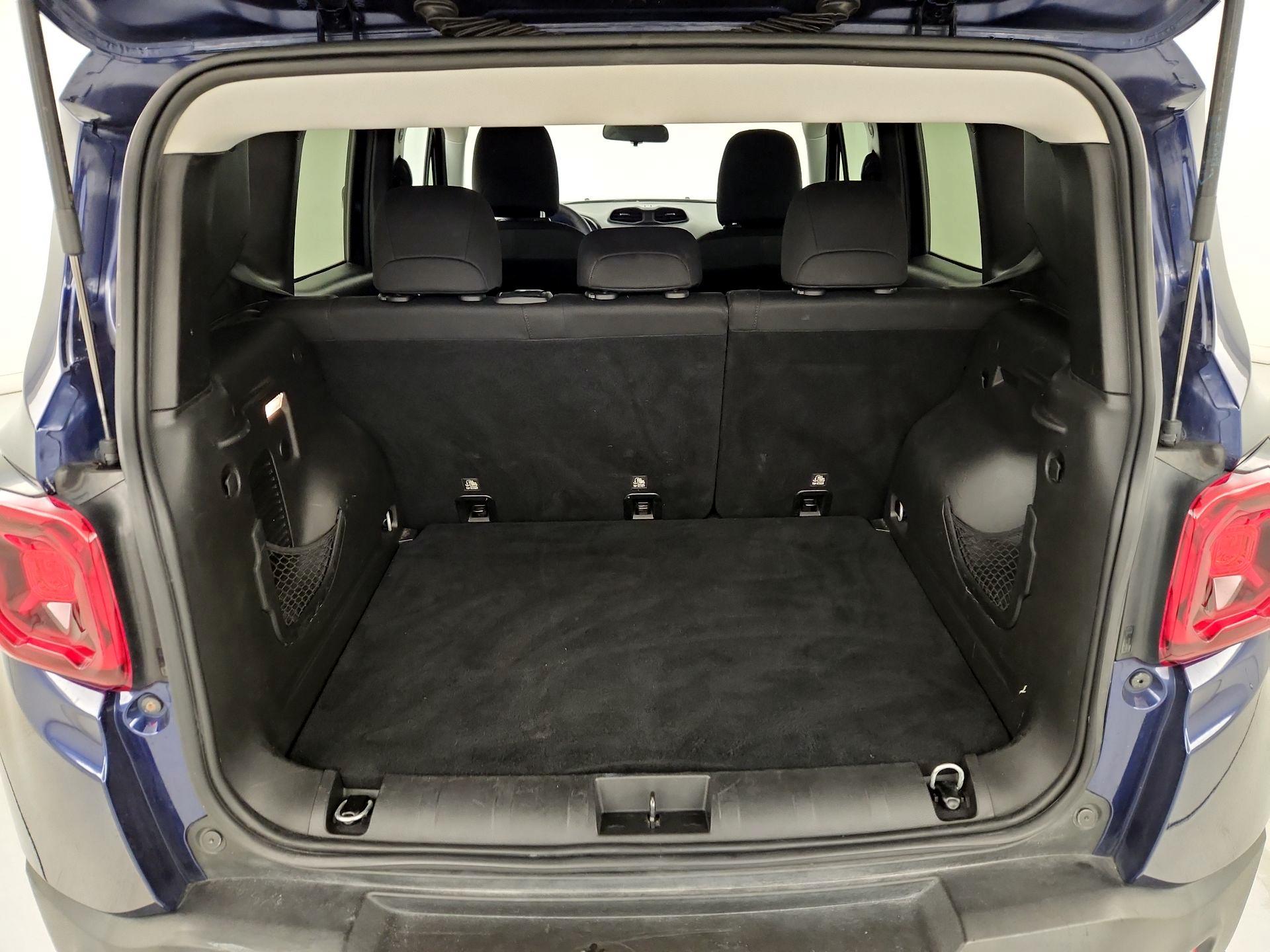 Thumbnail: 2019 Jeep Renegade - 20