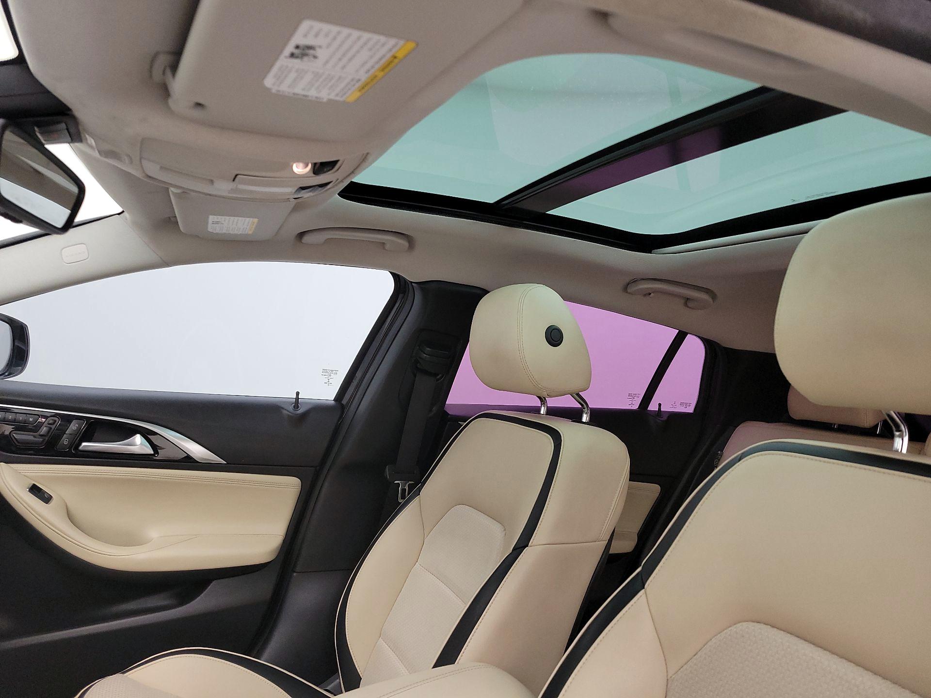 Thumbnail: 2019 INFINITI QX30 - 20