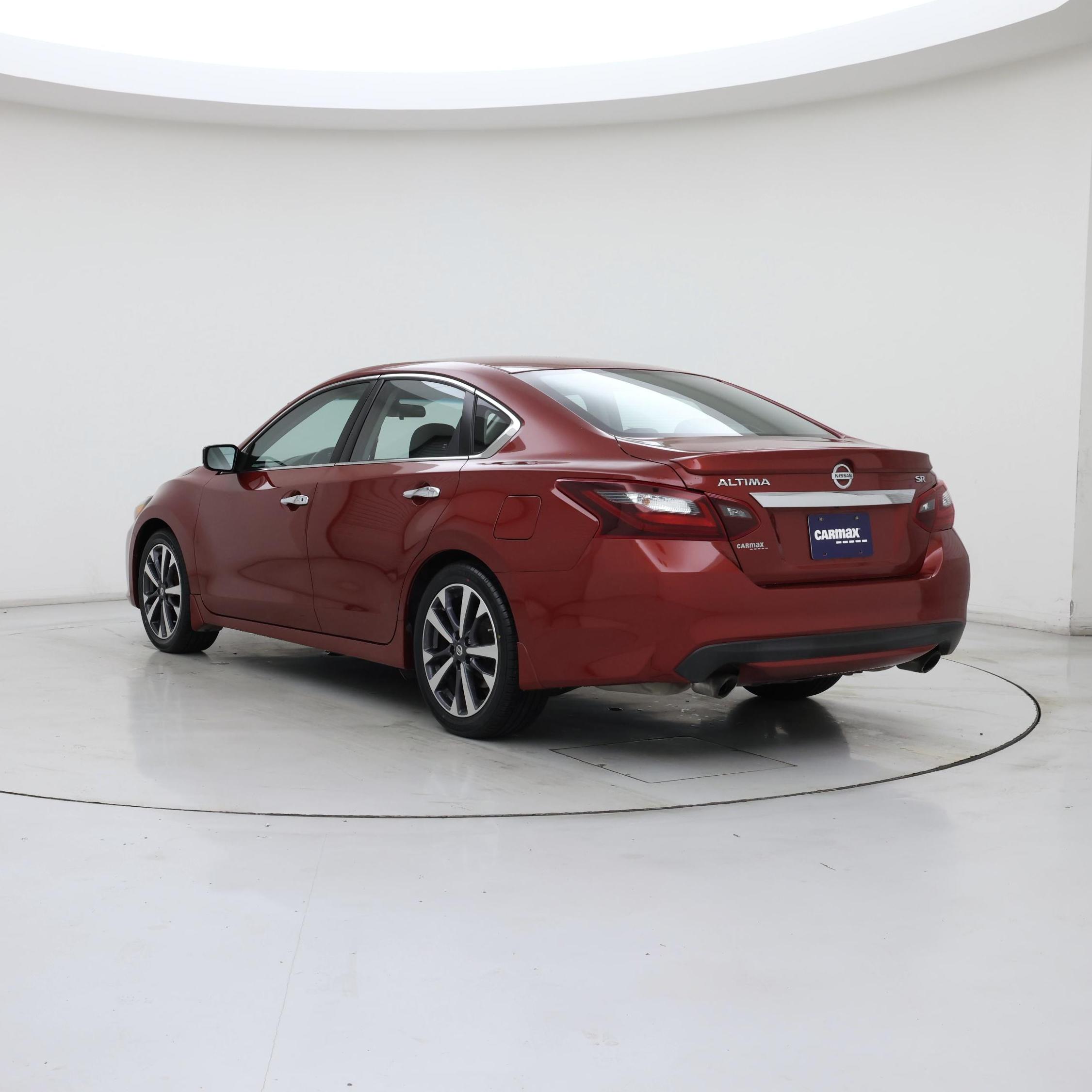 Thumbnail: 2017 Nissan Altima - 2