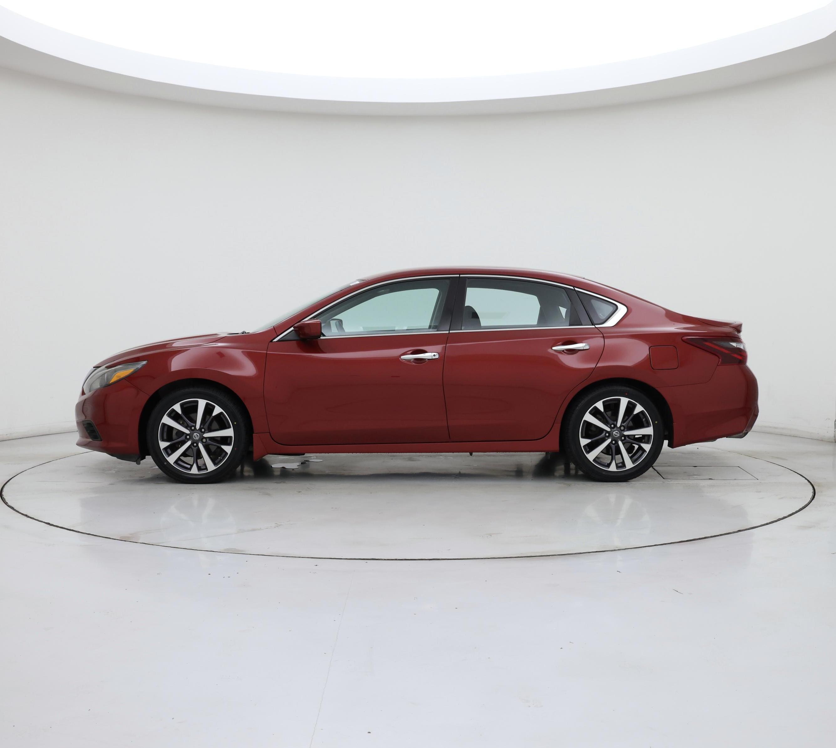 Thumbnail: 2017 Nissan Altima - 3