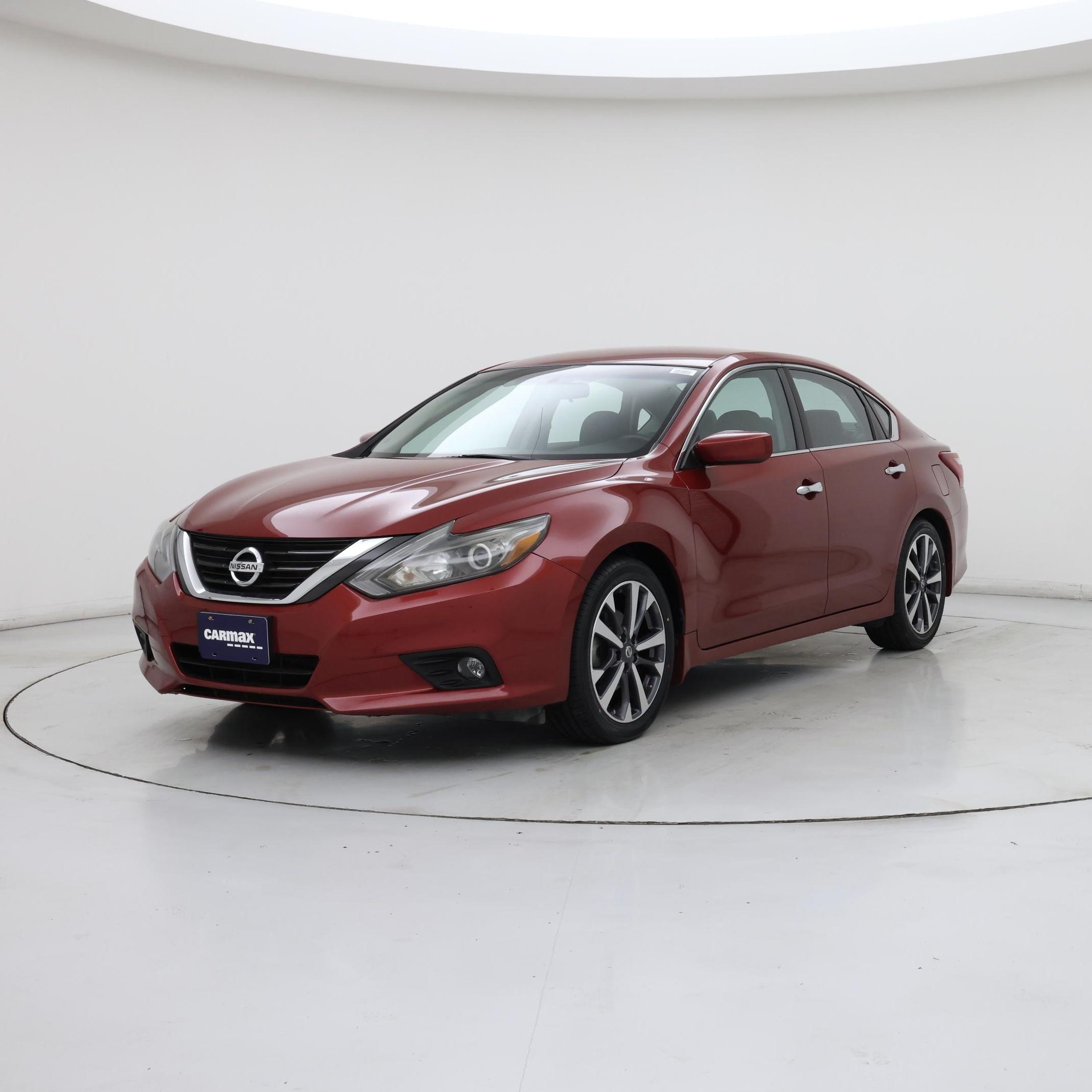 Thumbnail: 2017 Nissan Altima - 4