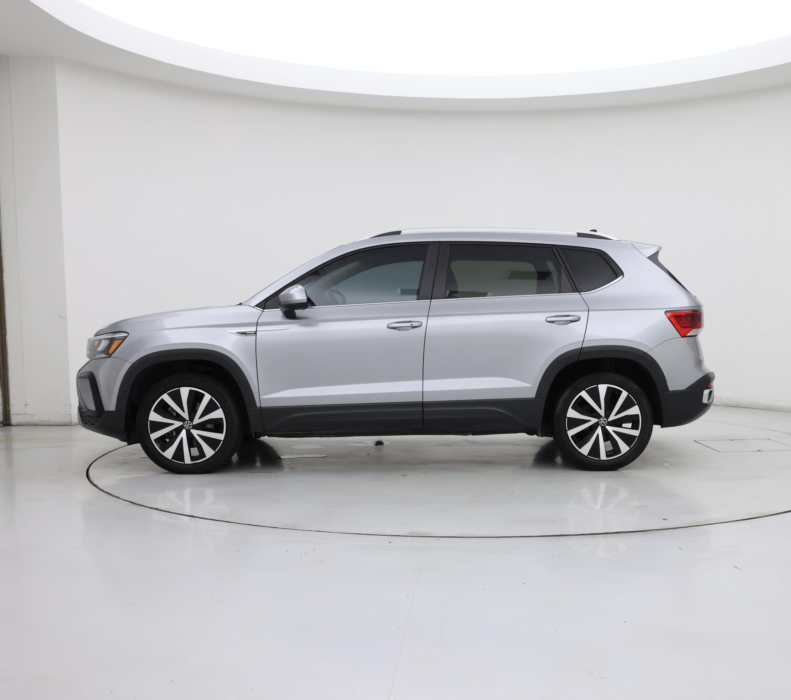 Thumbnail: 2022 Volkswagen Taos - 3