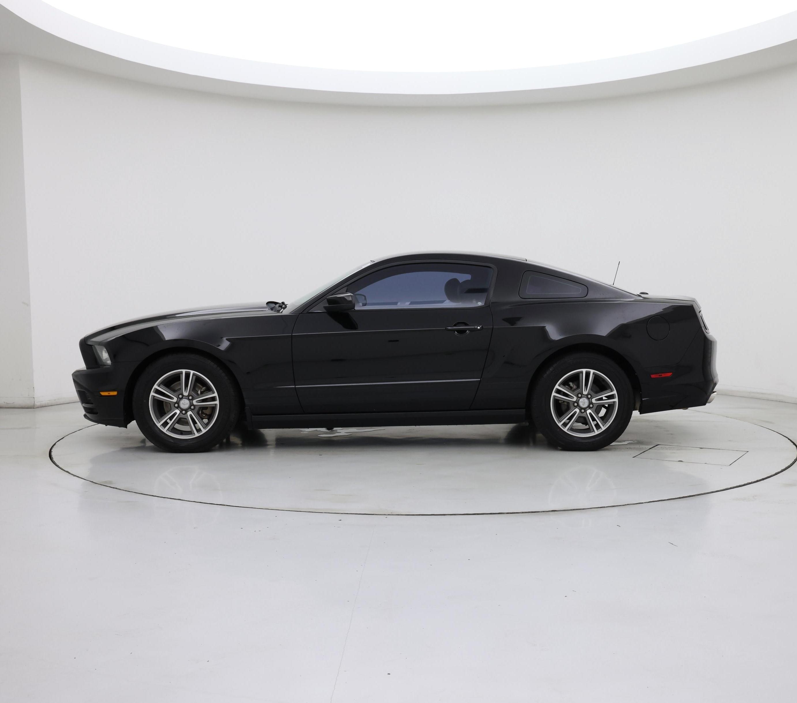 Thumbnail: 2013 Ford Mustang - 3
