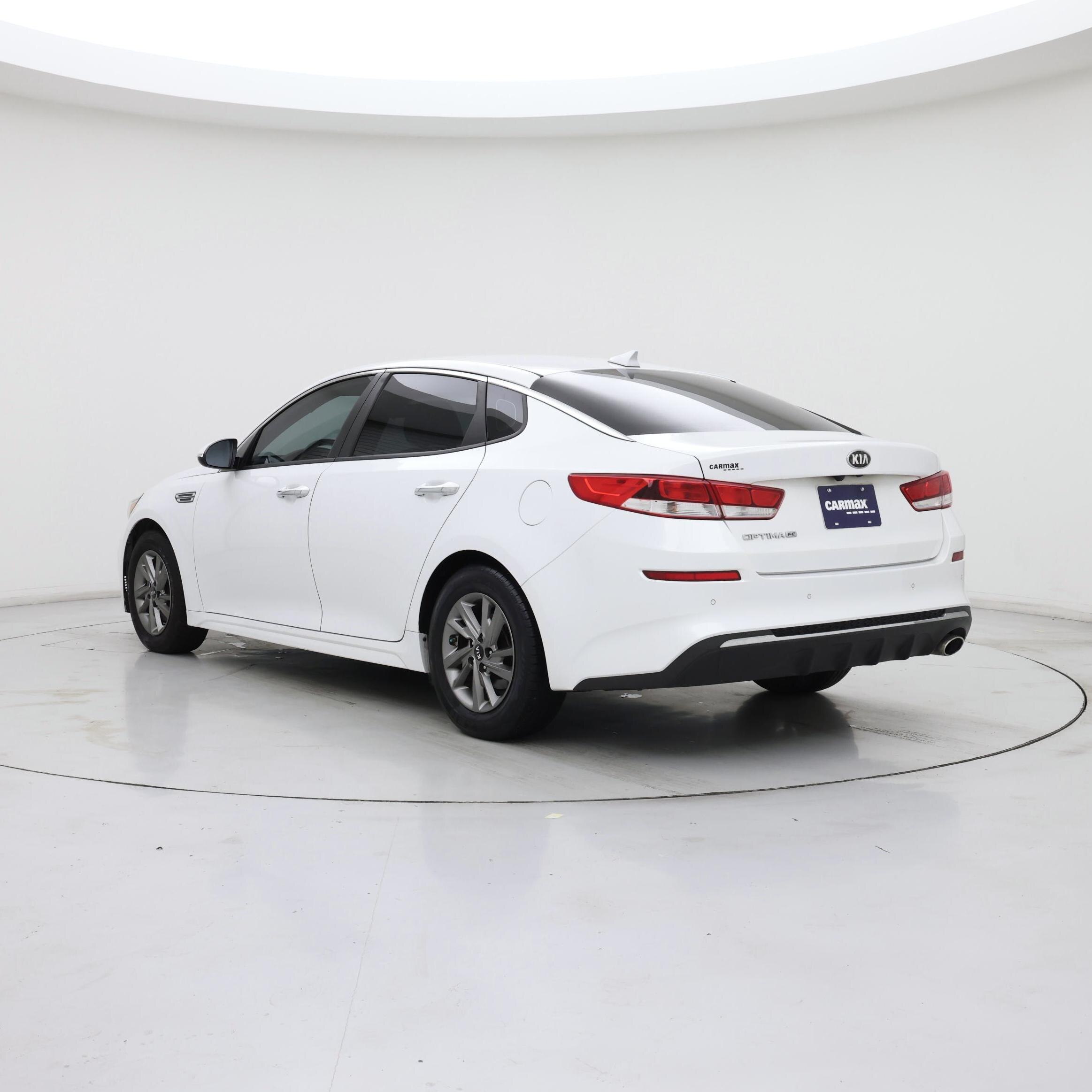 Thumbnail: 2019 Kia Optima - 2
