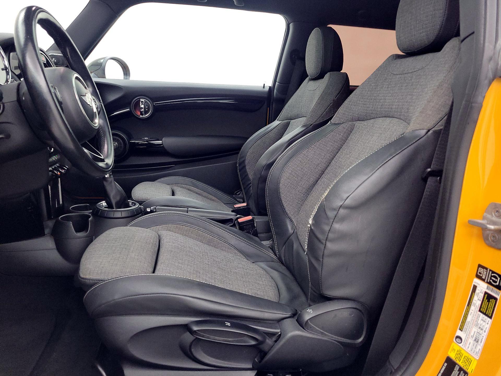 Thumbnail: 2015 MINI Cooper Hardtop - 11
