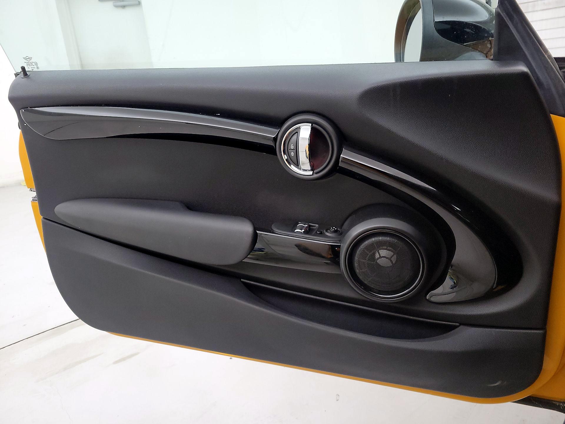 Thumbnail: 2015 MINI Cooper Hardtop - 12