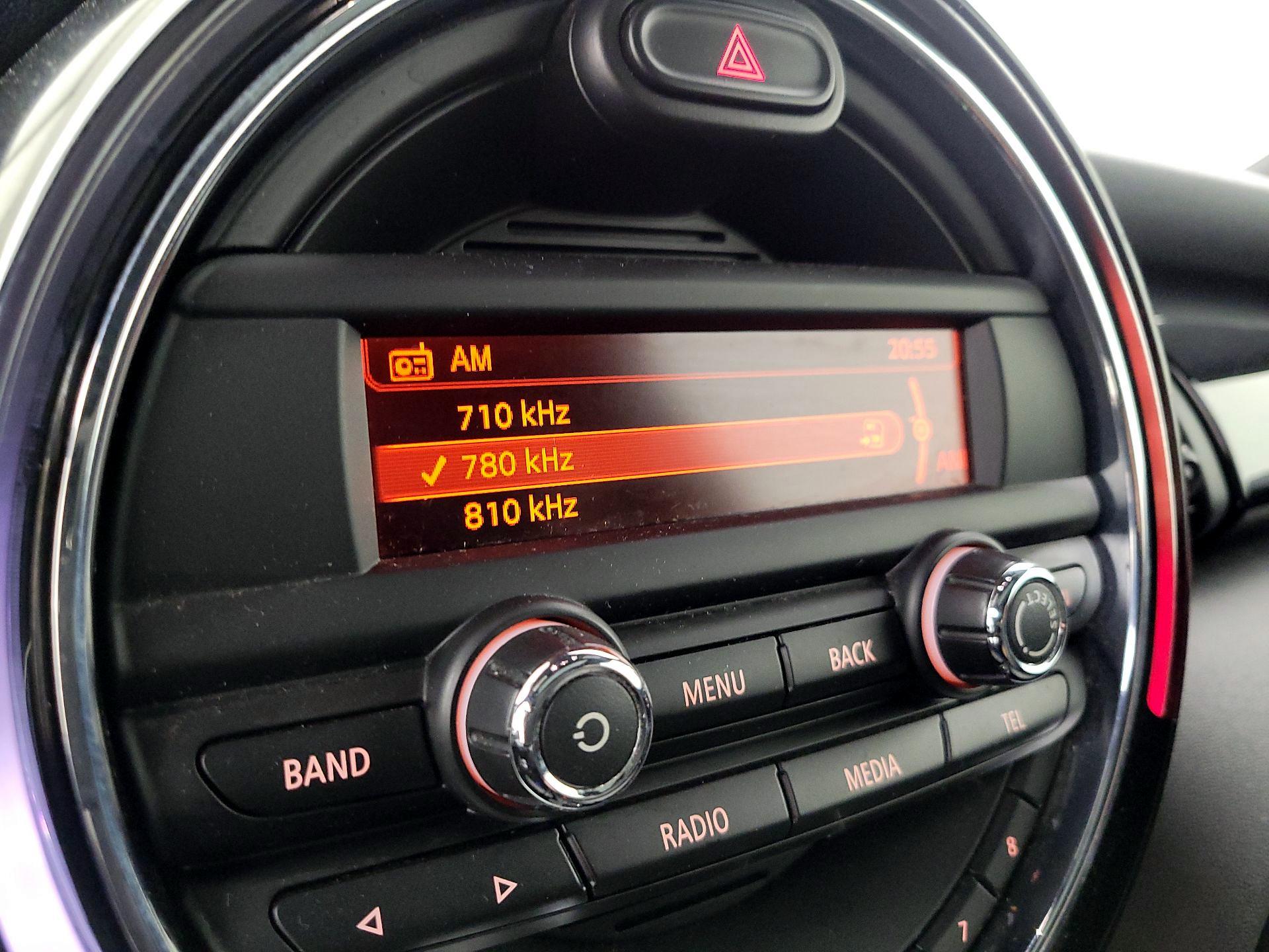 Thumbnail: 2015 MINI Cooper Hardtop - 14