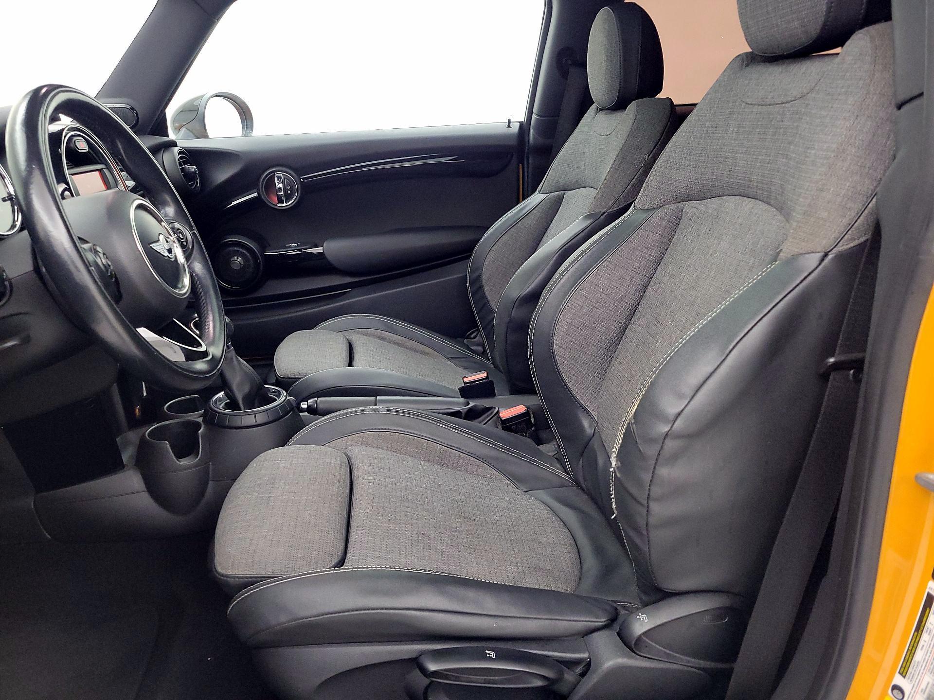 Thumbnail: 2015 MINI Cooper Hardtop - 19