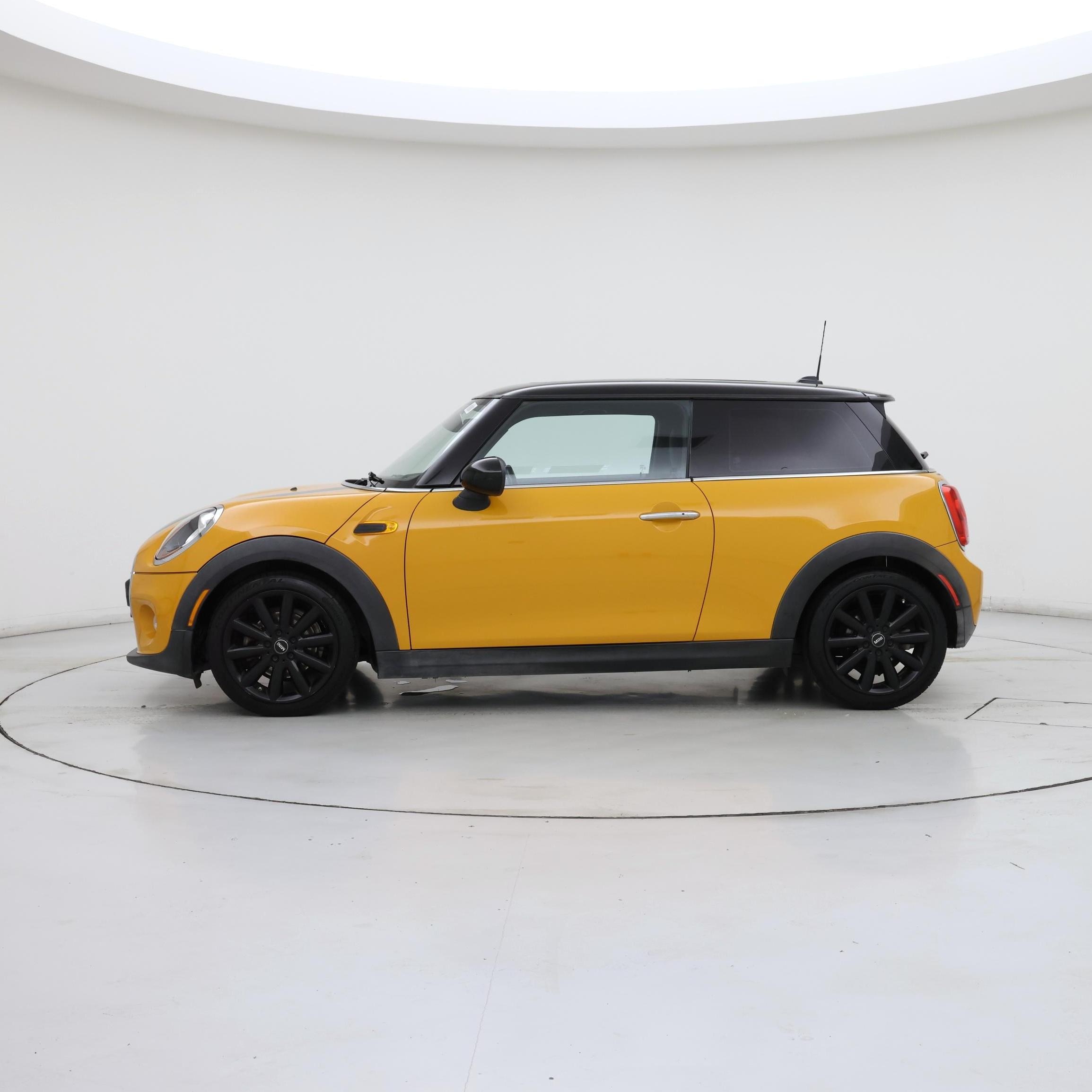 Thumbnail: 2015 MINI Cooper Hardtop - 3