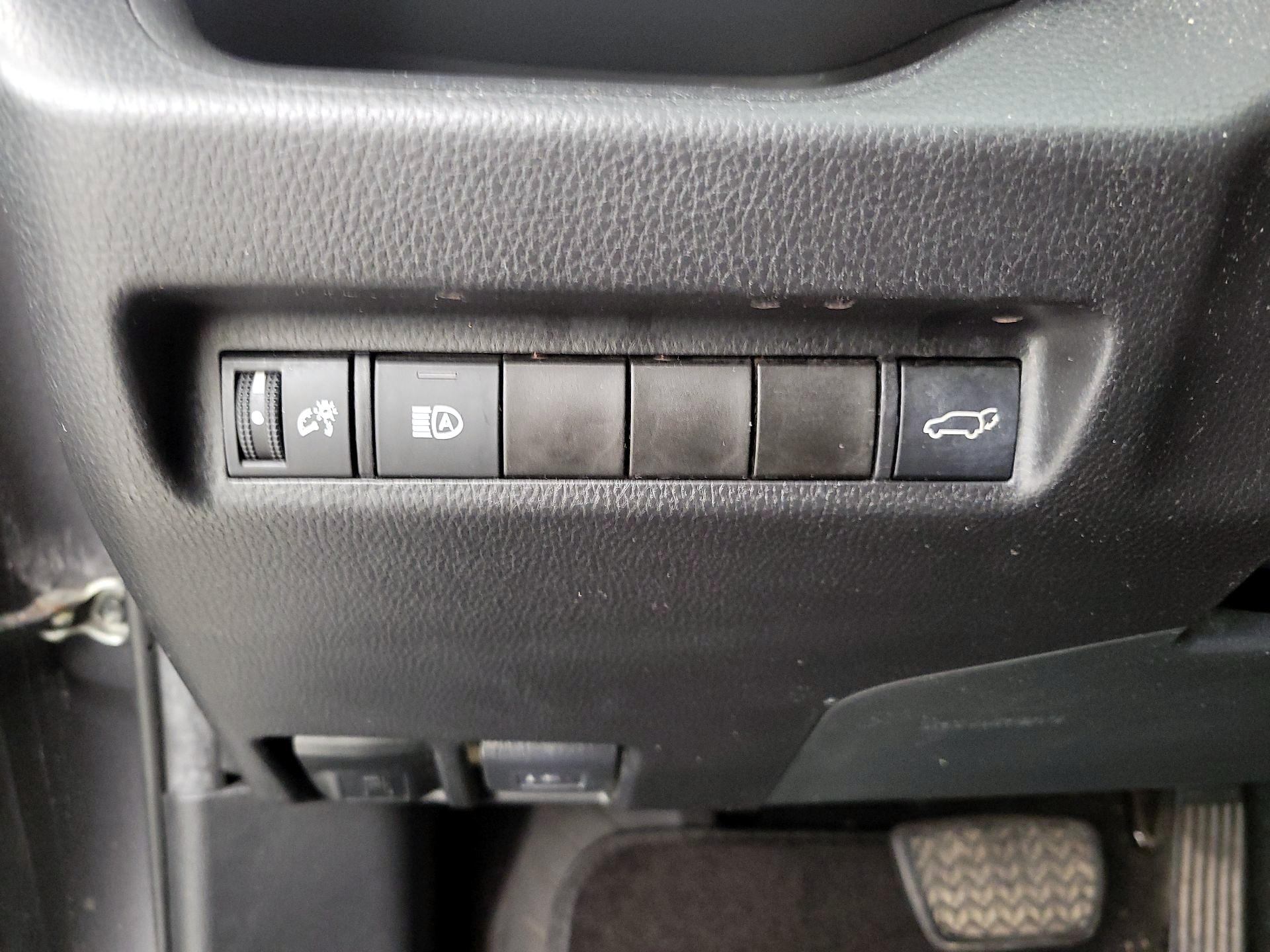 Thumbnail: 2021 Toyota RAV4 - 13