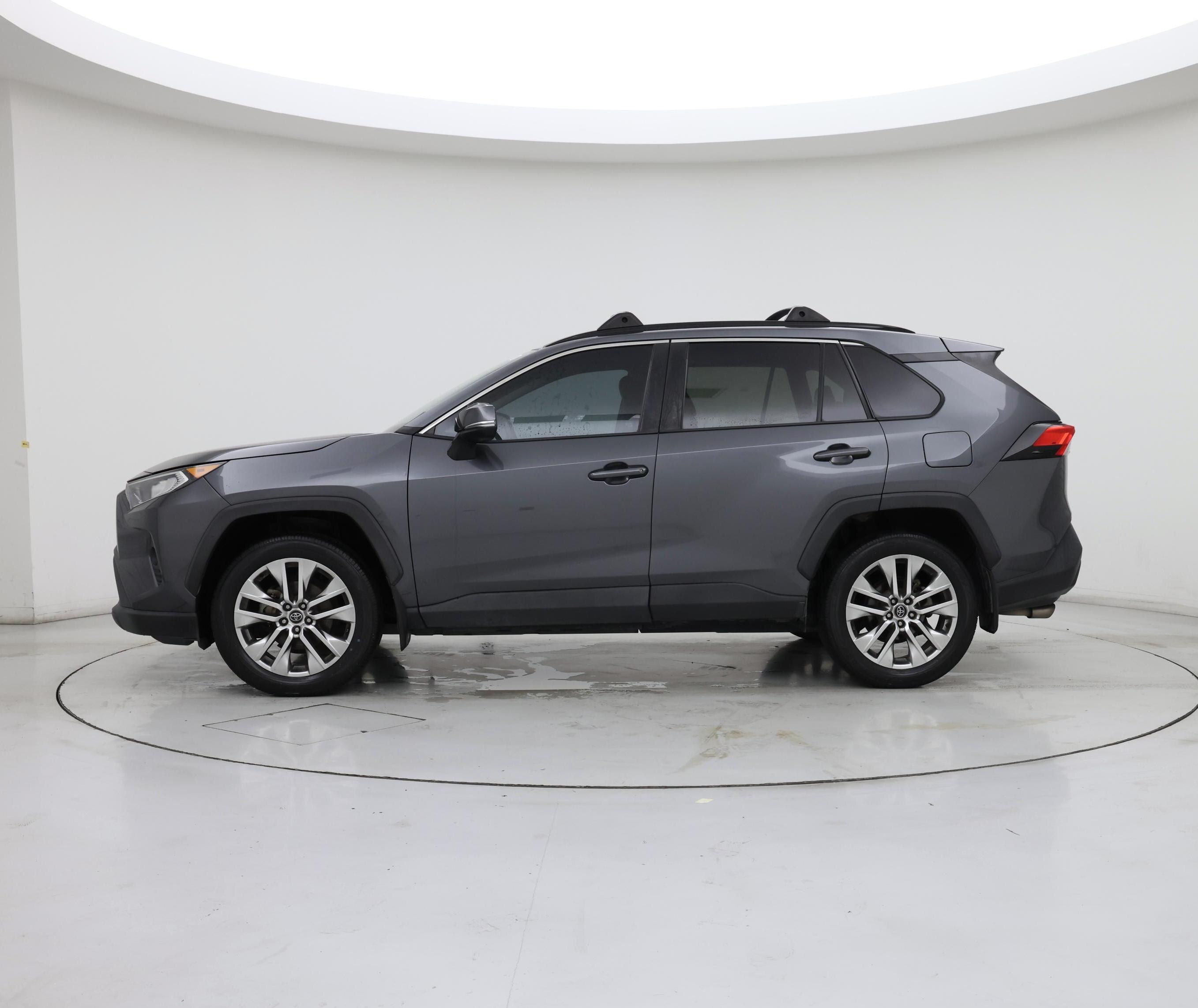 Thumbnail: 2021 Toyota RAV4 - 3