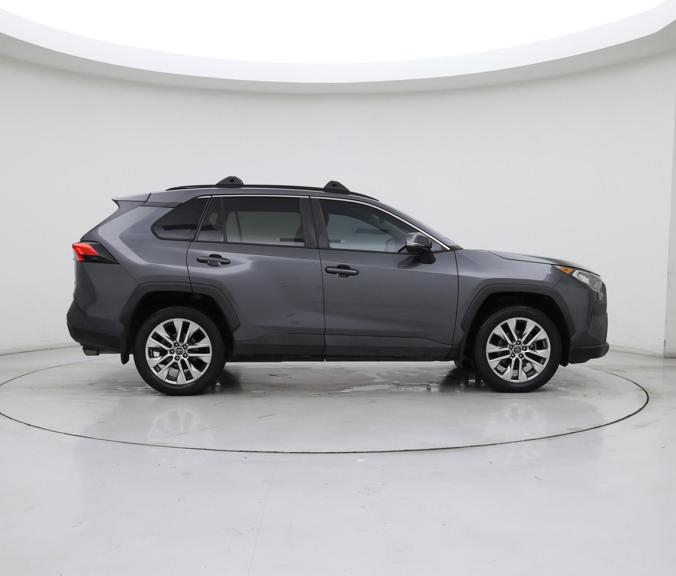 Thumbnail: 2021 Toyota RAV4 - 7