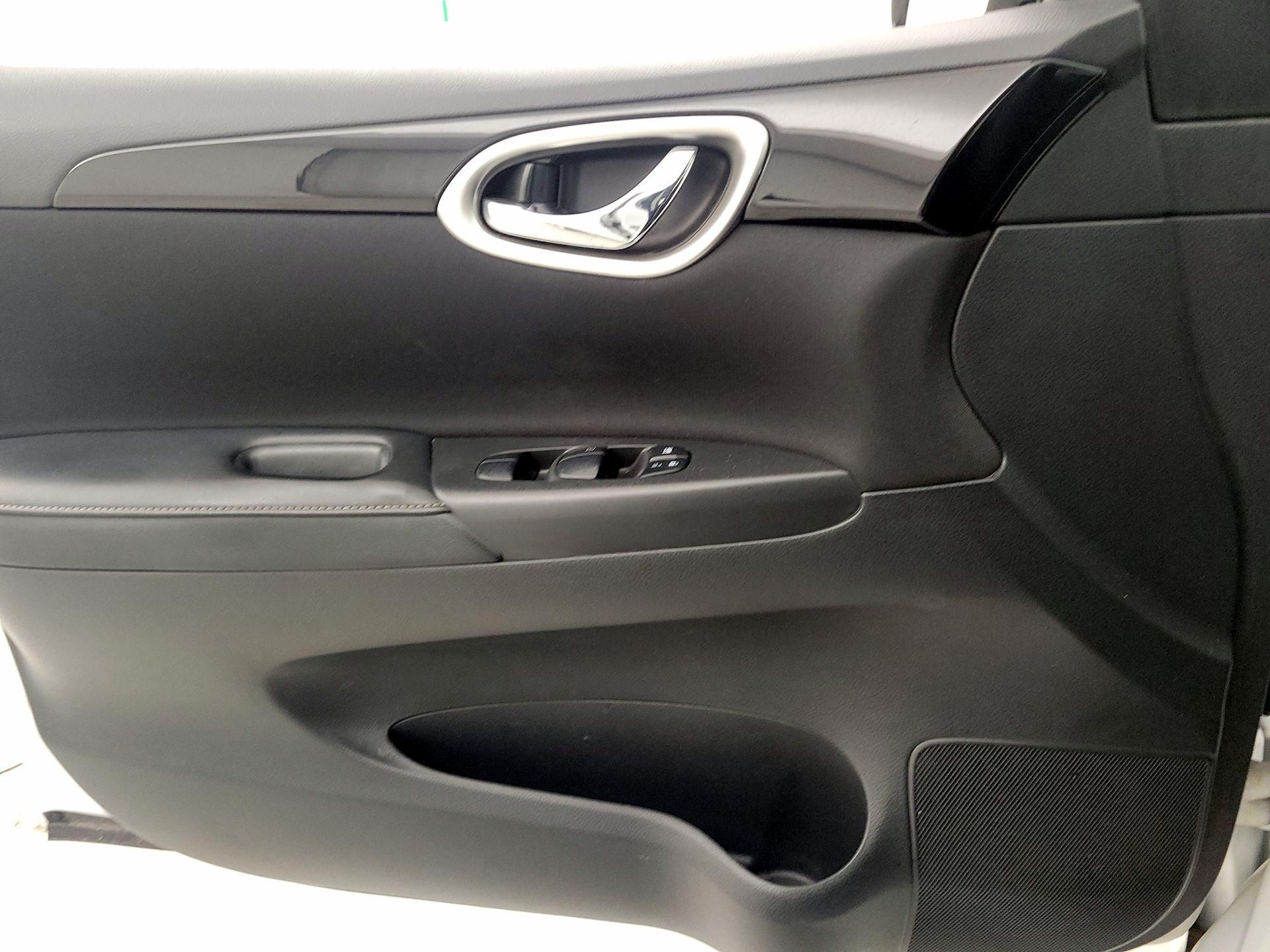 Thumbnail: 2019 Nissan Sentra - 12