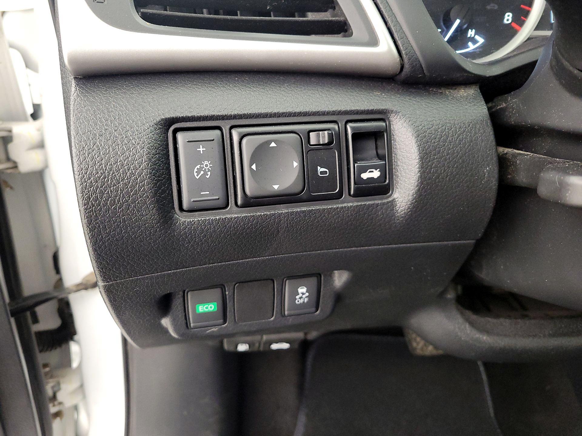 Thumbnail: 2019 Nissan Sentra - 13