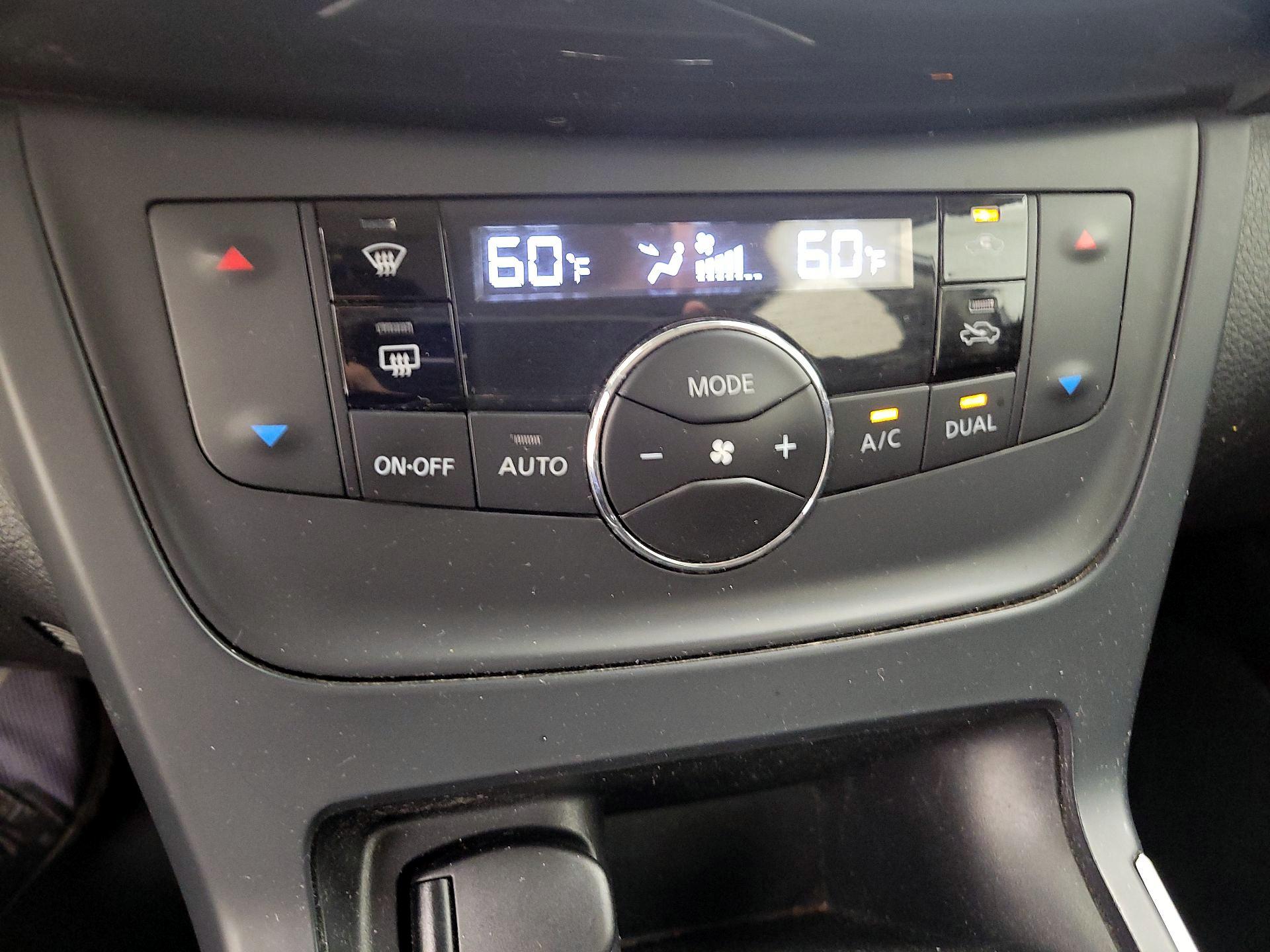 Thumbnail: 2019 Nissan Sentra - 16