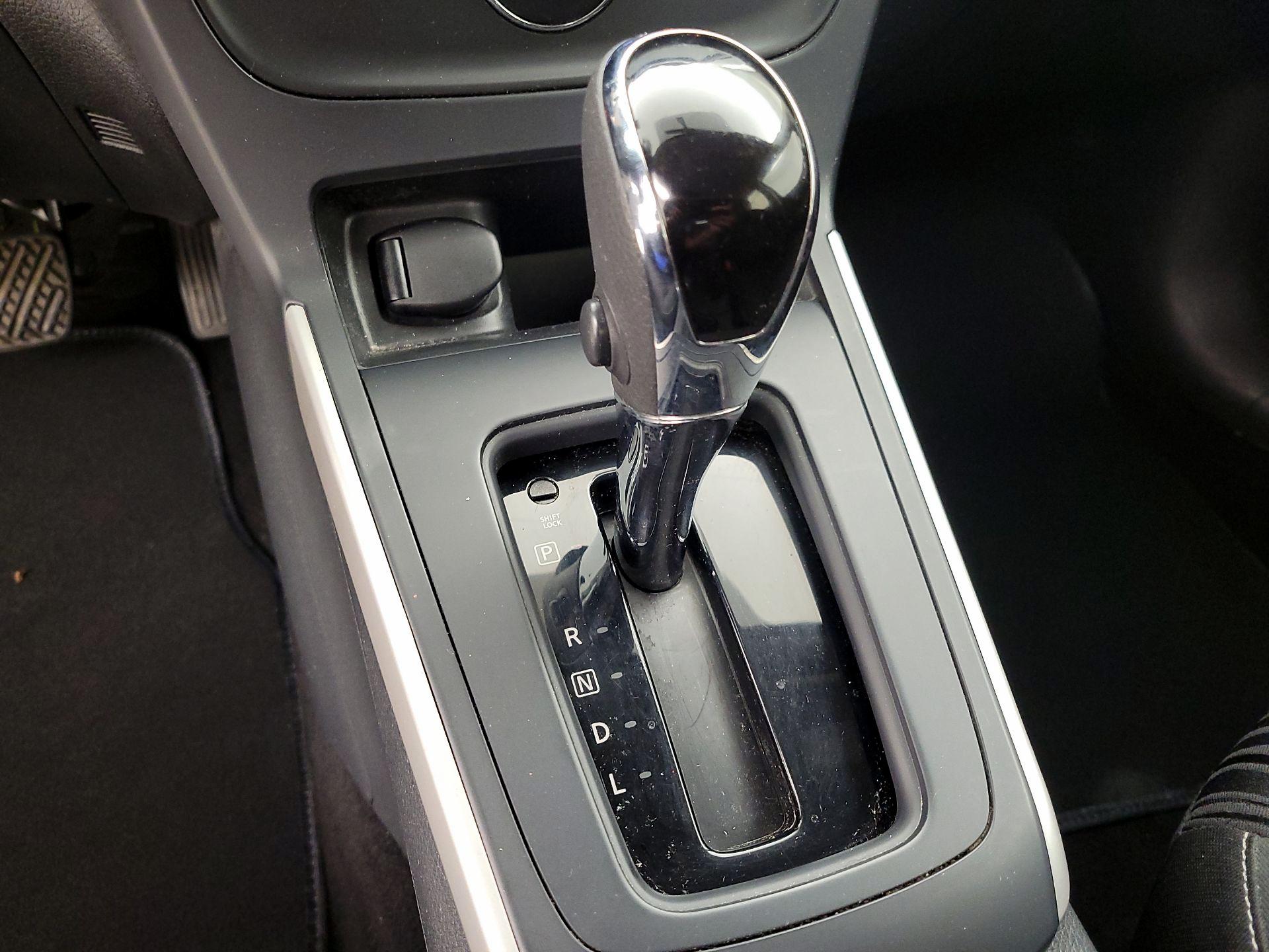 Thumbnail: 2019 Nissan Sentra - 17