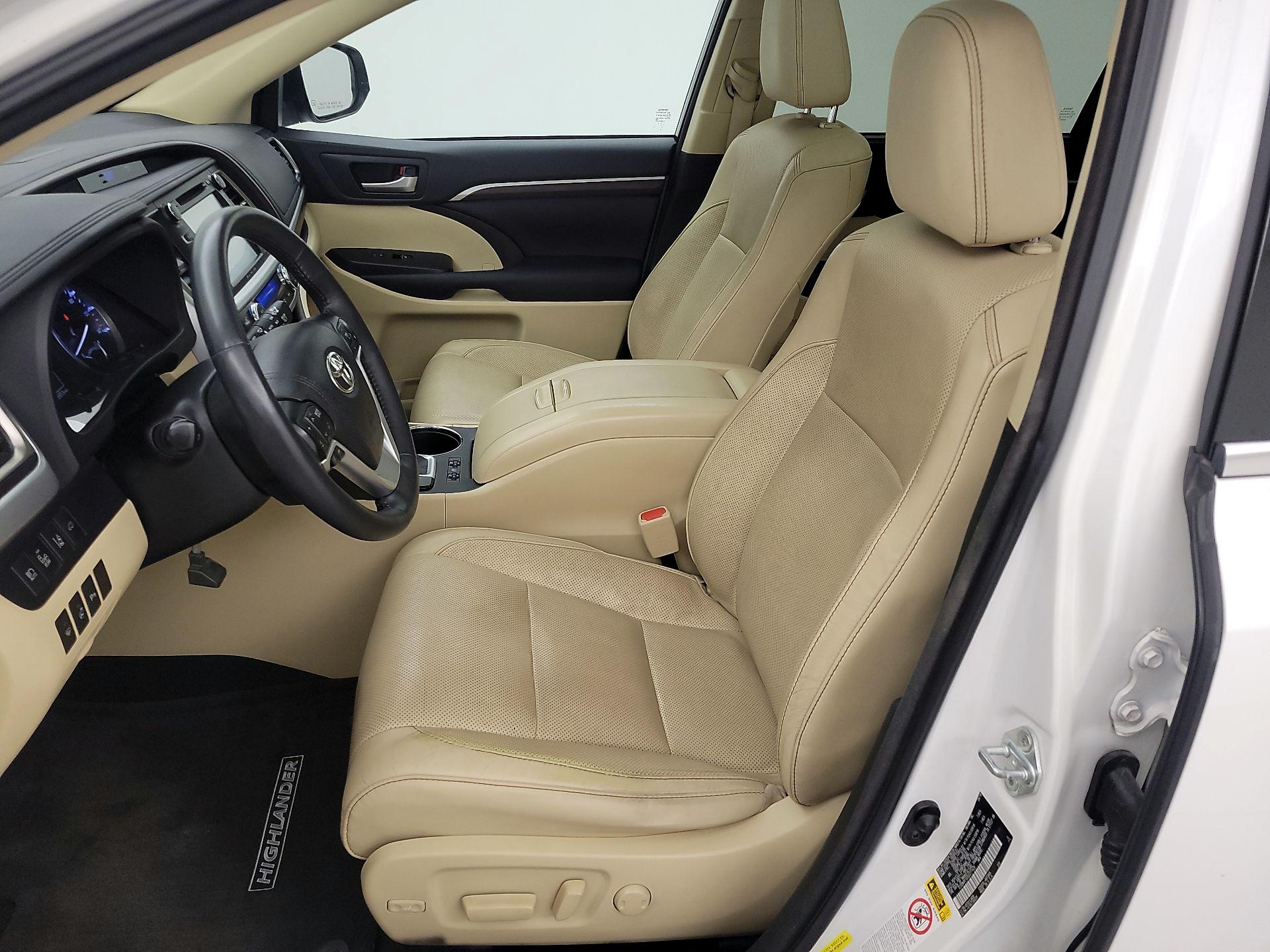 Thumbnail: 2016 Toyota Highlander - 11
