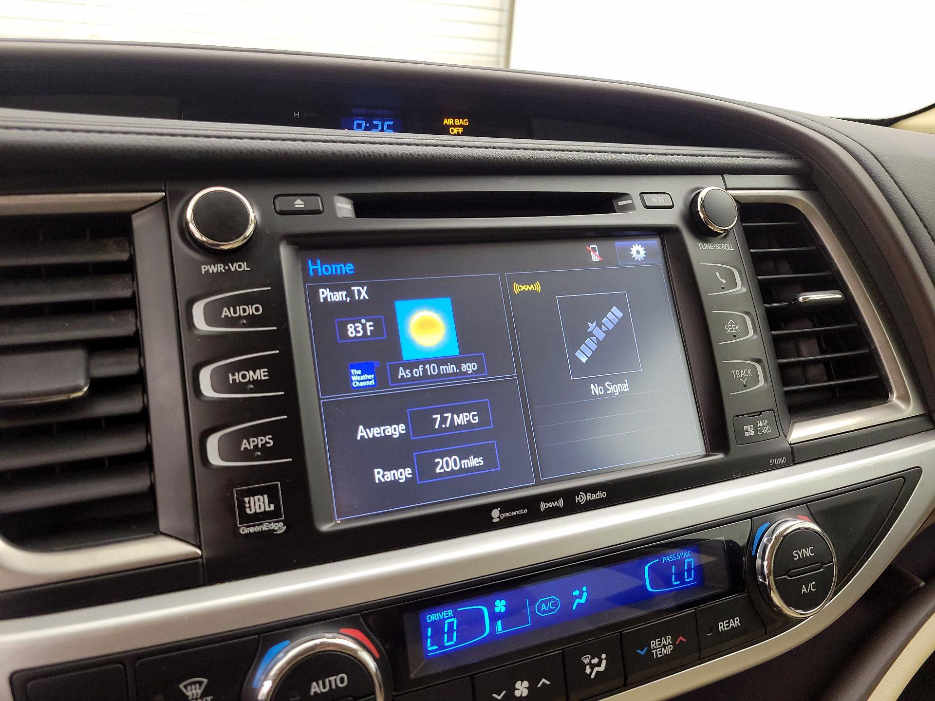 Thumbnail: 2016 Toyota Highlander - 15