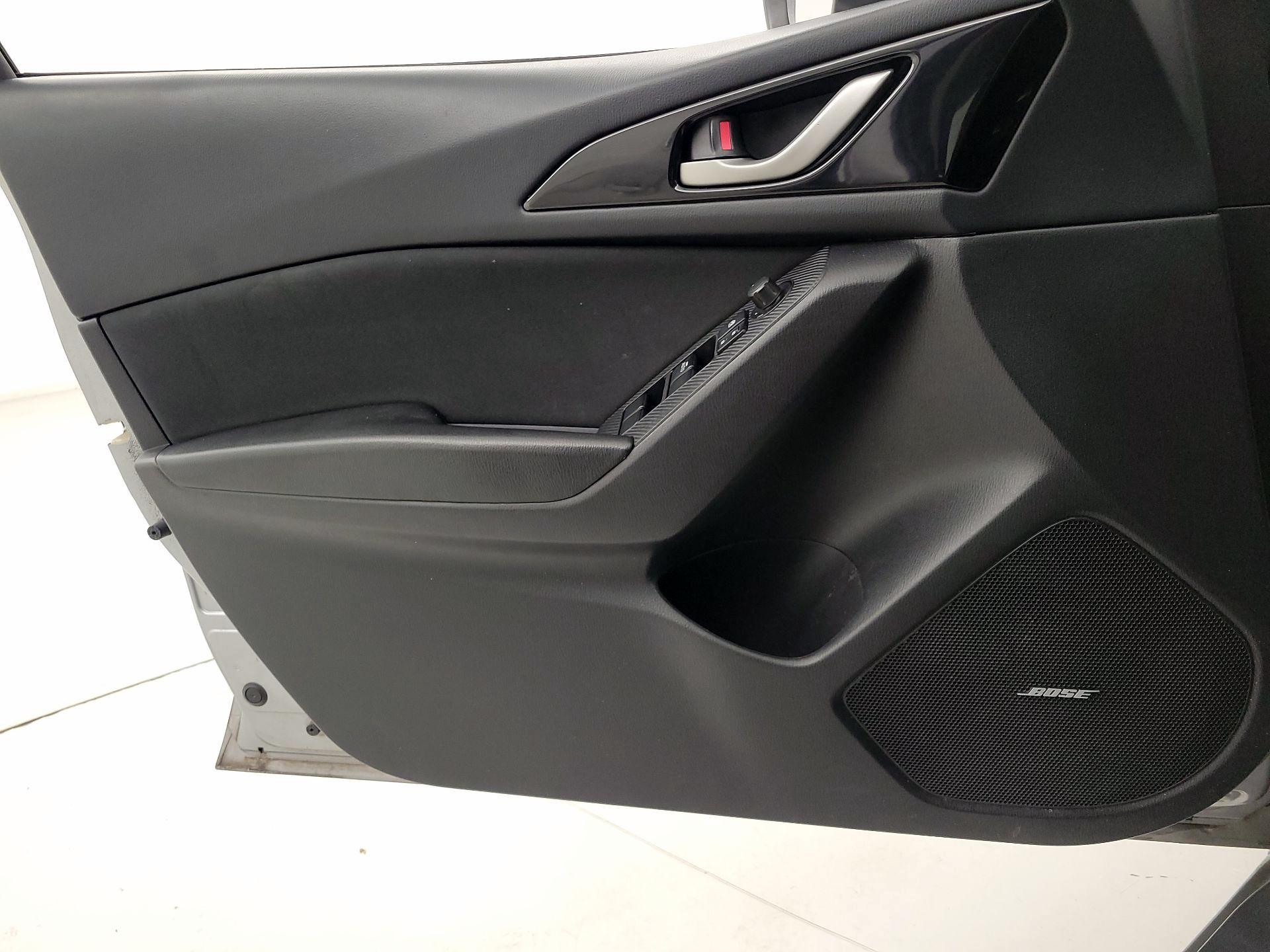 Thumbnail: 2016 Mazda Mazda3 - 12
