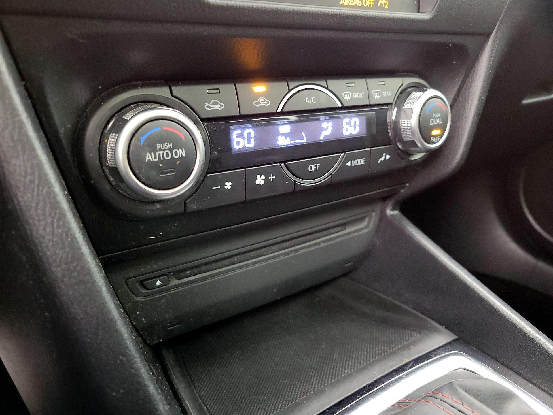 Thumbnail: 2016 Mazda Mazda3 - 16