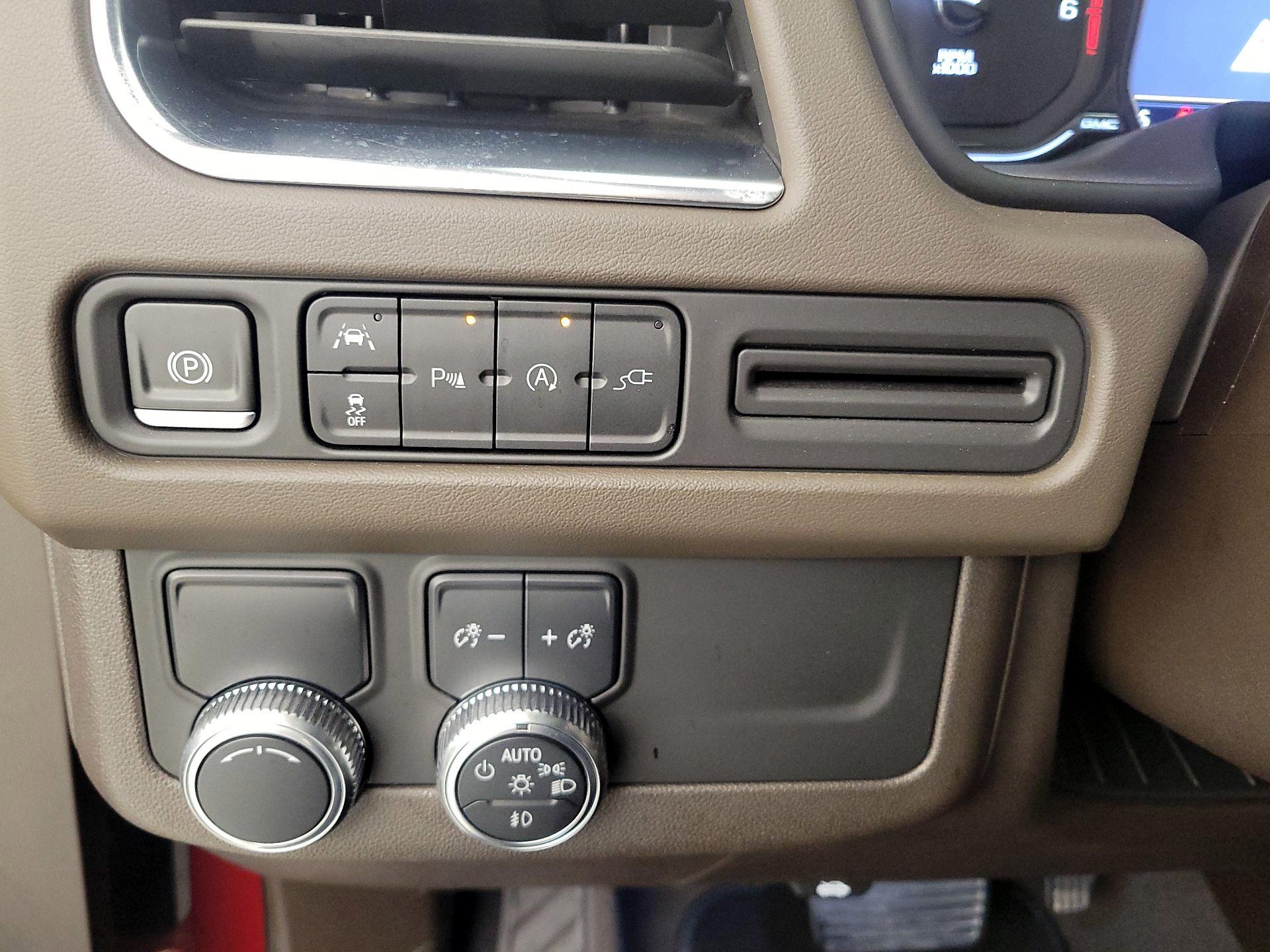 Thumbnail: 2021 GMC Yukon - 13