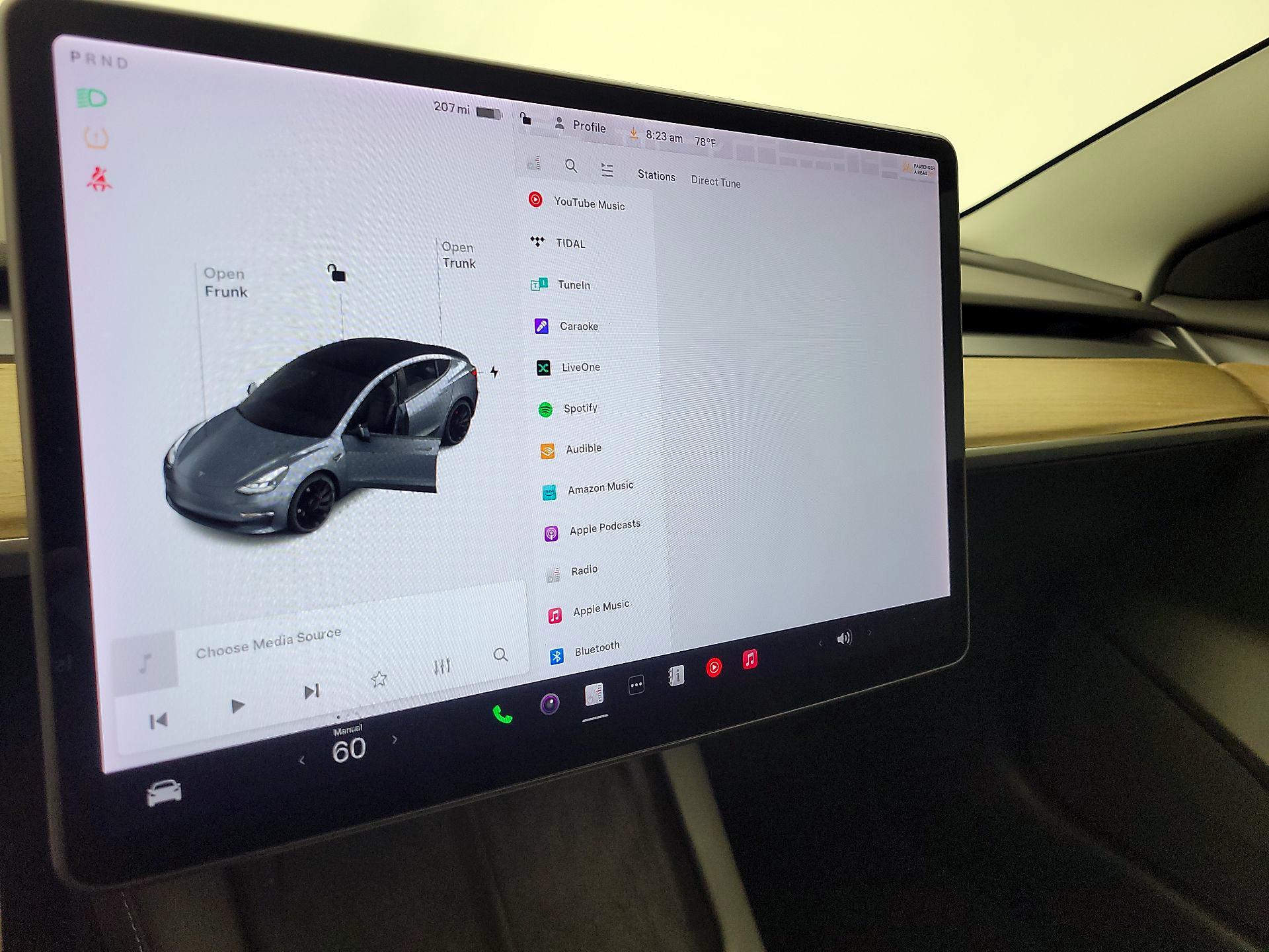 Thumbnail: 2022 Tesla Model 3 - 16