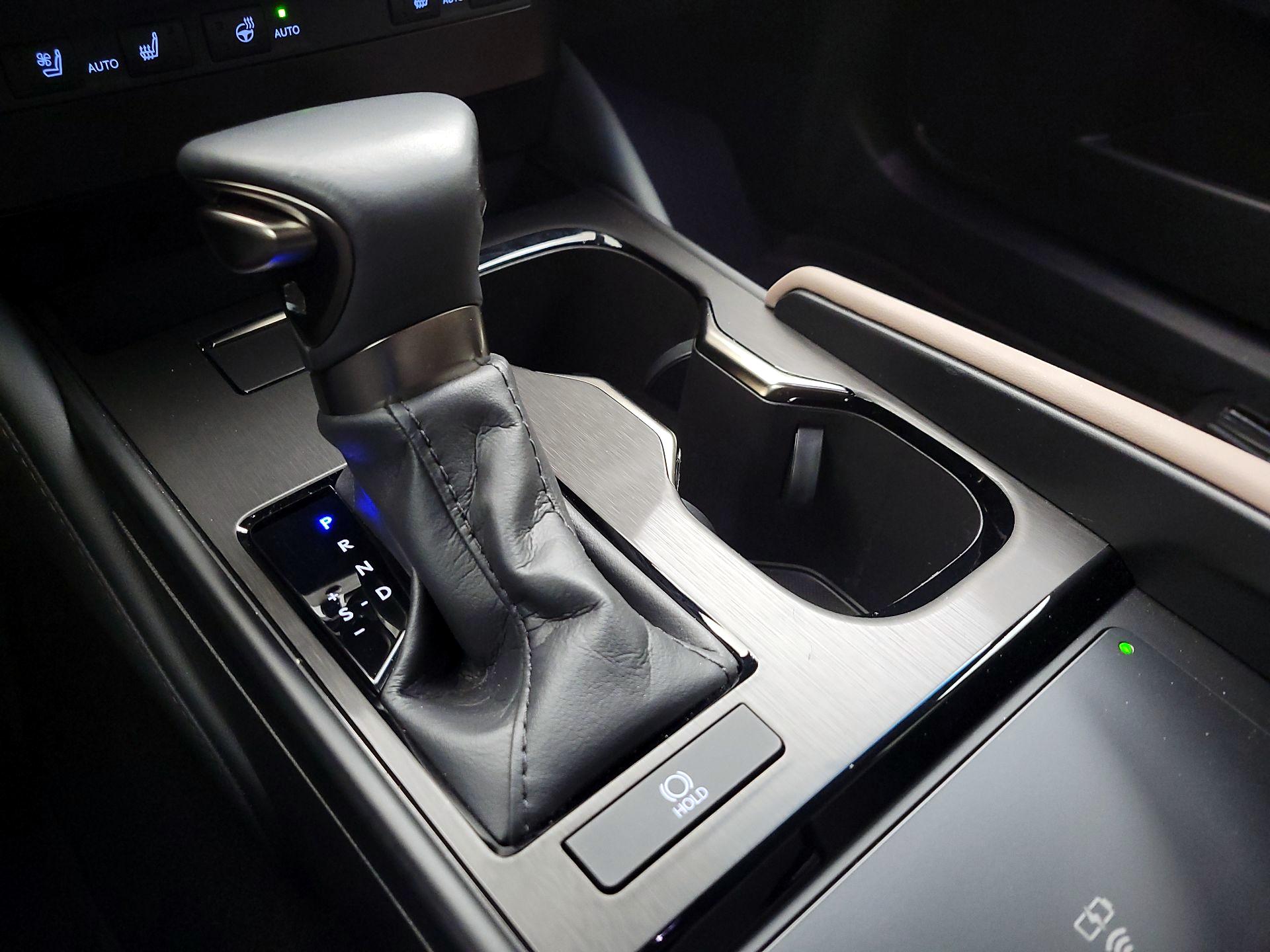 Thumbnail: 2024 Lexus ES - 18
