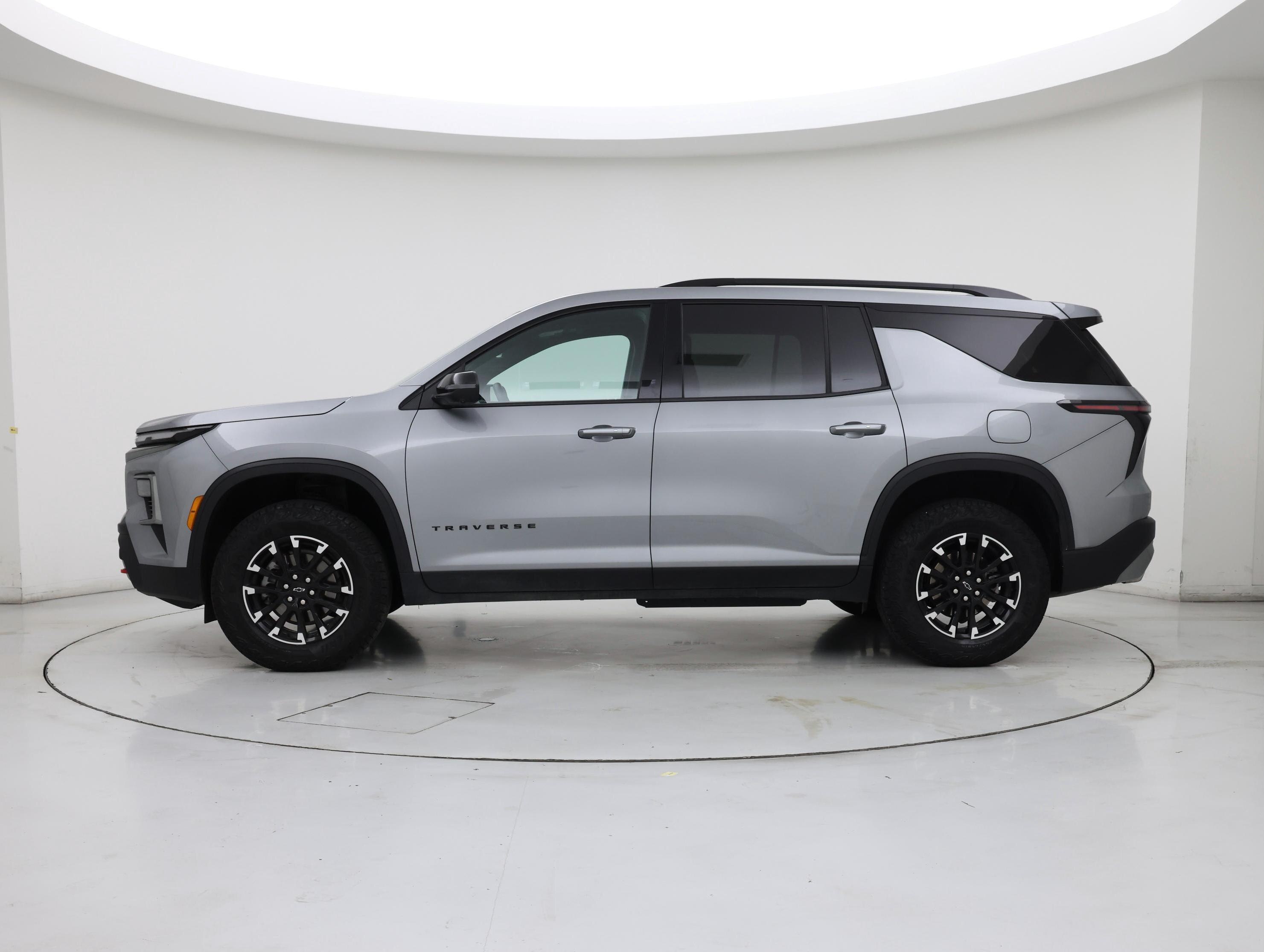 Thumbnail: 2024 Chevrolet Traverse - 3