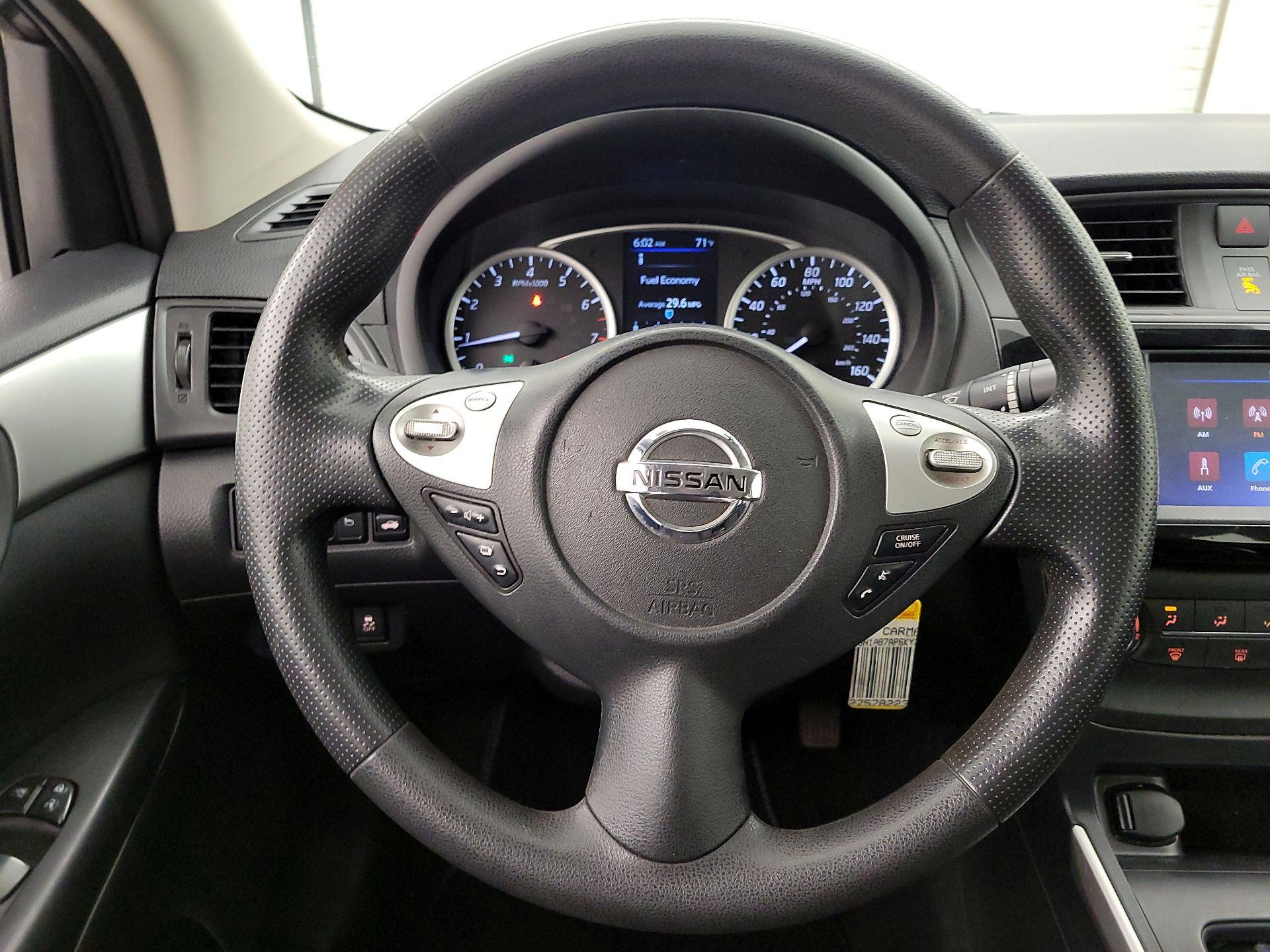 Thumbnail: 2019 Nissan Sentra - 10