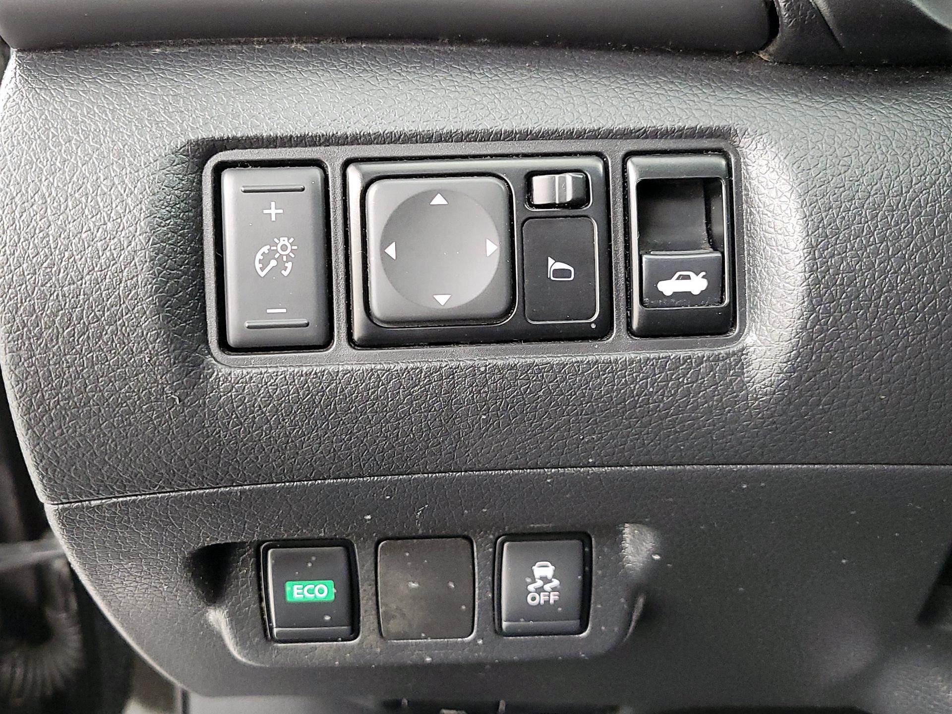 Thumbnail: 2019 Nissan Sentra - 13