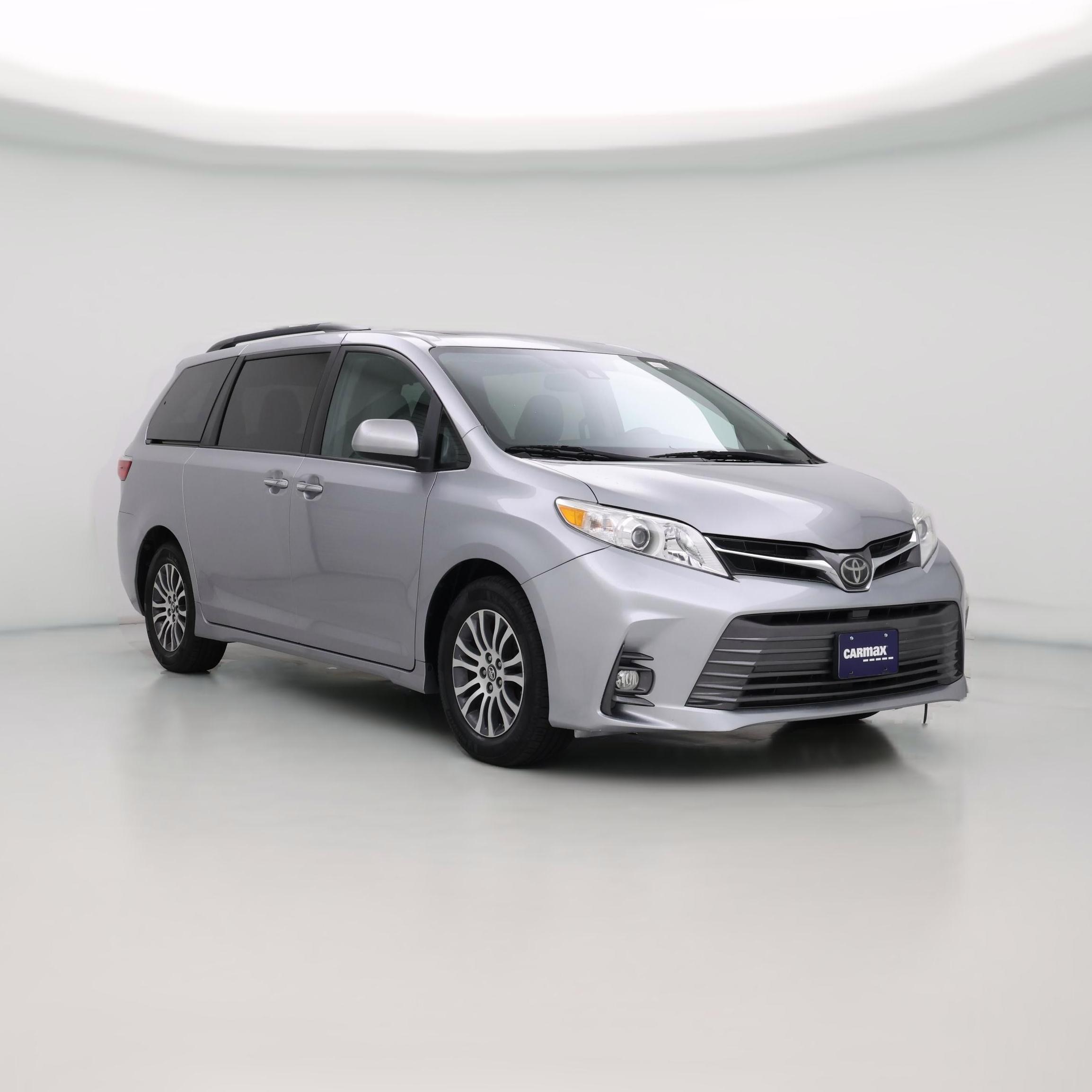 Thumbnail: 2018 Toyota Sienna - 1
