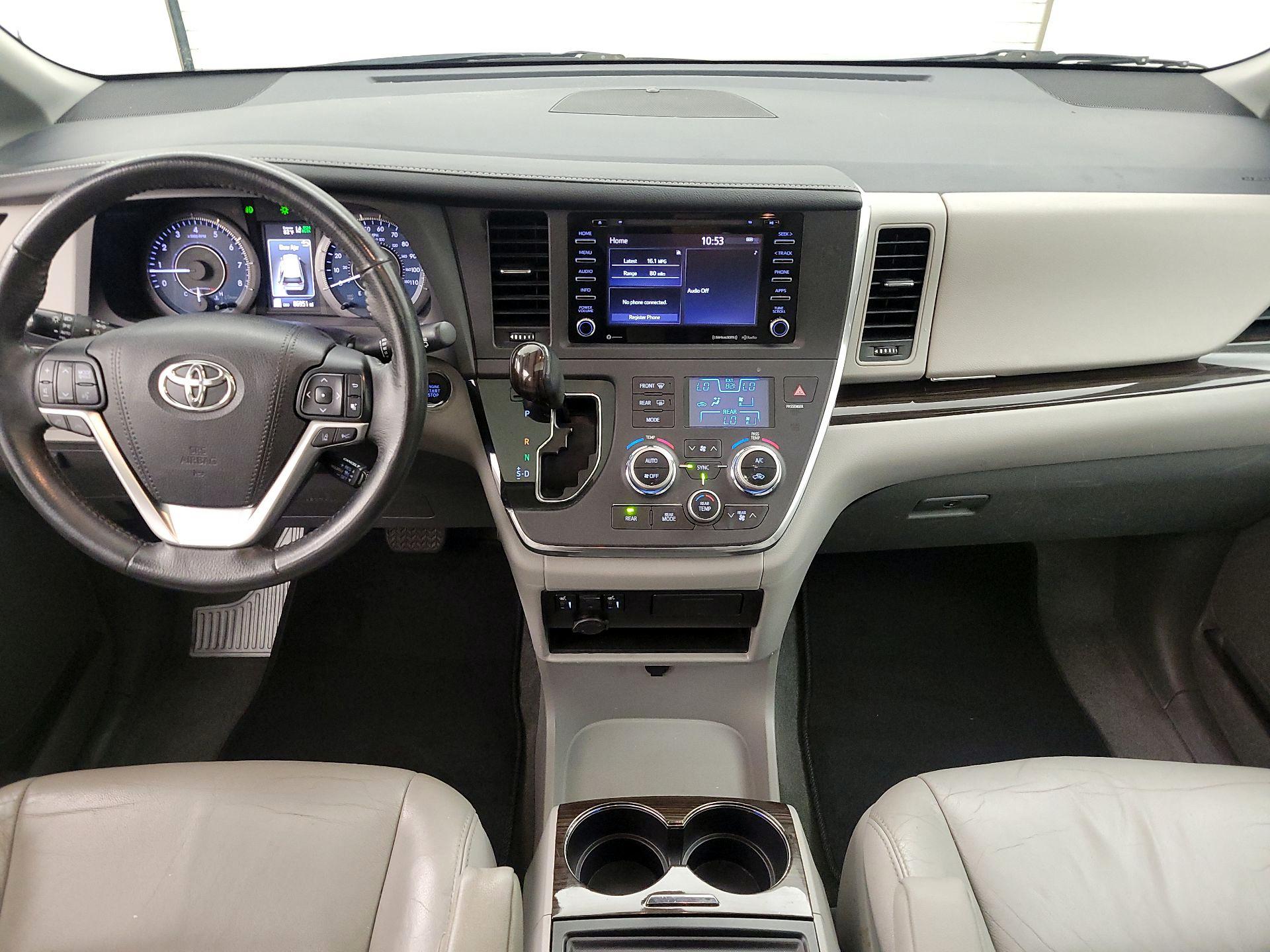 Thumbnail: 2018 Toyota Sienna - 9
