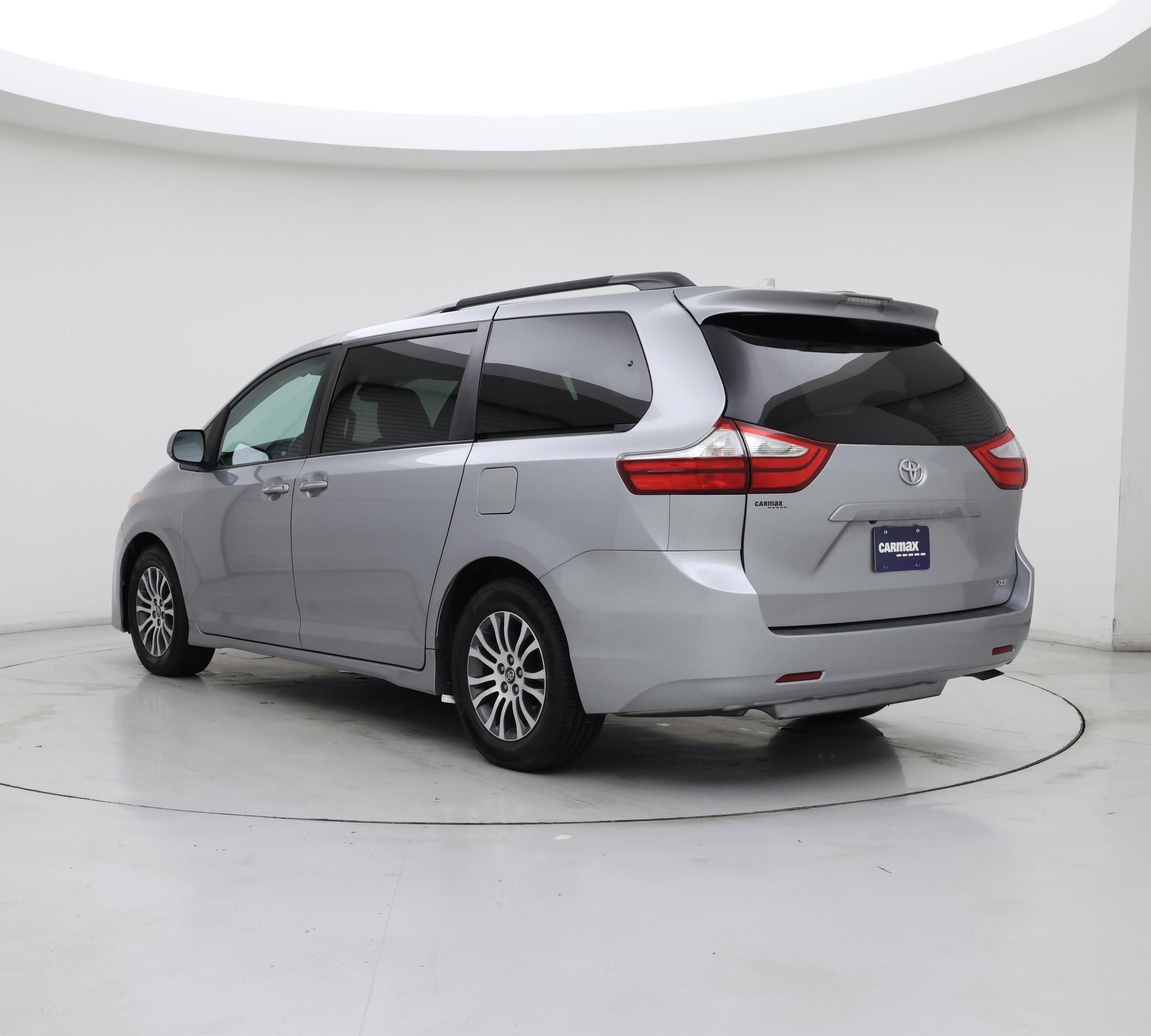Thumbnail: 2018 Toyota Sienna - 2