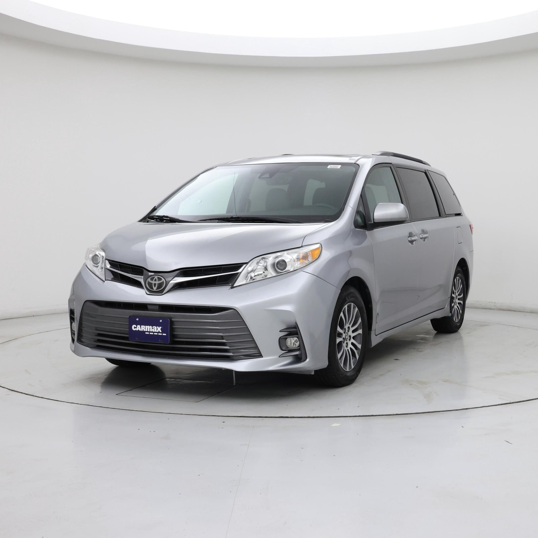 Thumbnail: 2018 Toyota Sienna - 4