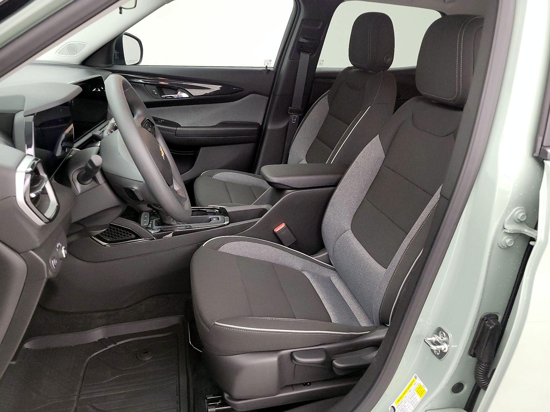 Thumbnail: 2025 Chevrolet TrailBlazer - 11