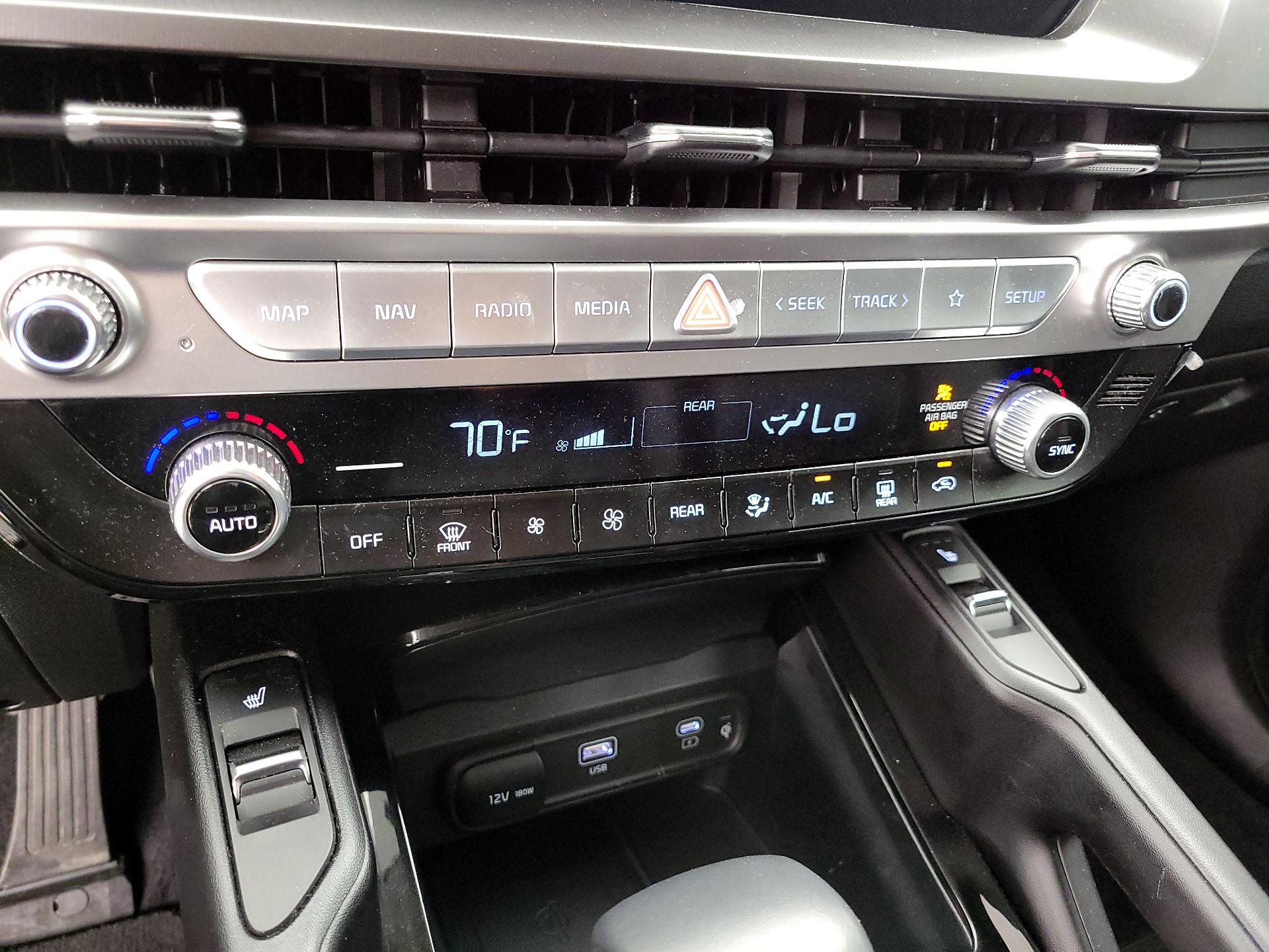 Thumbnail: 2024 Kia Telluride - 17