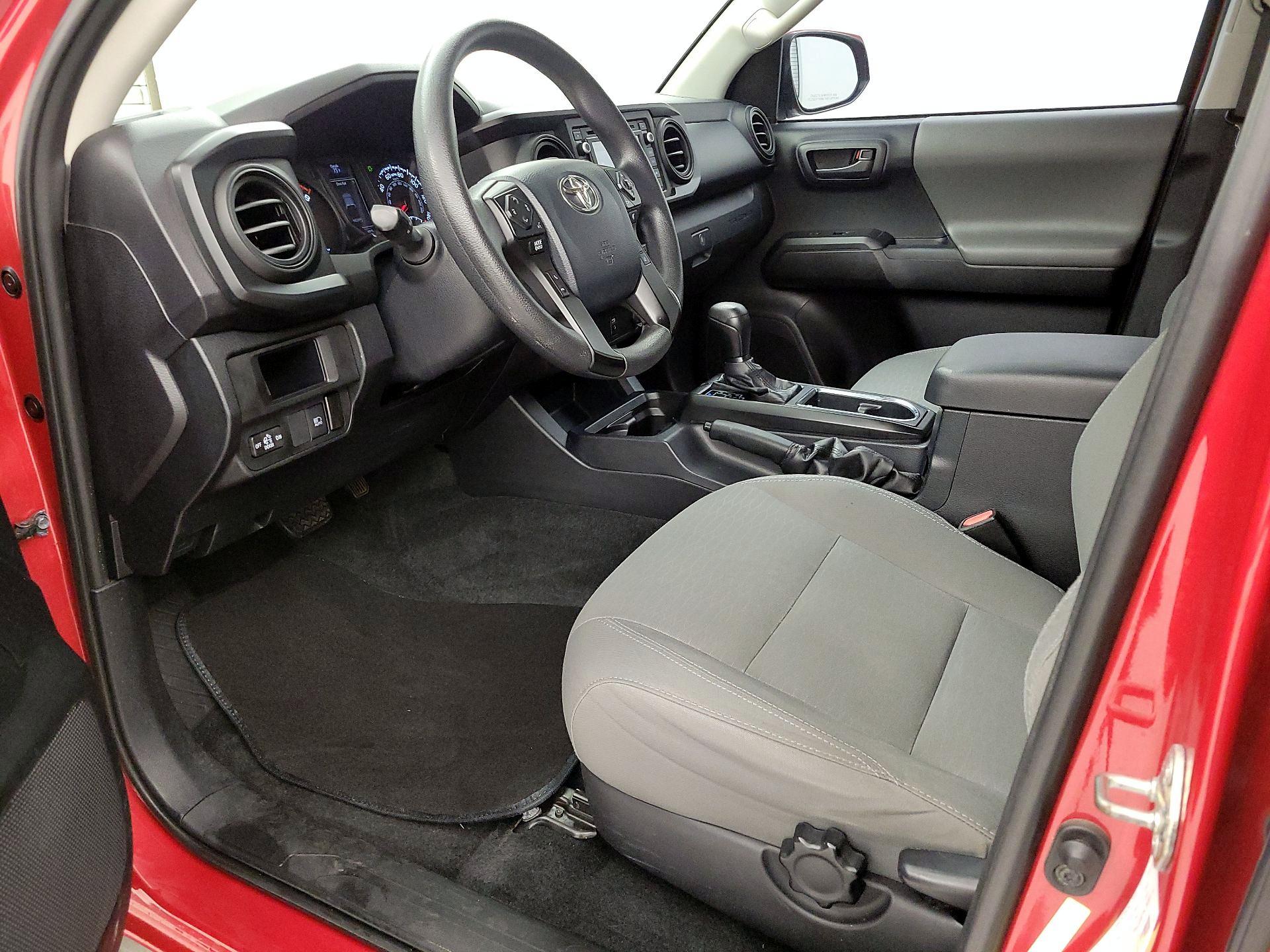 Thumbnail: 2019 Toyota Tacoma - 11
