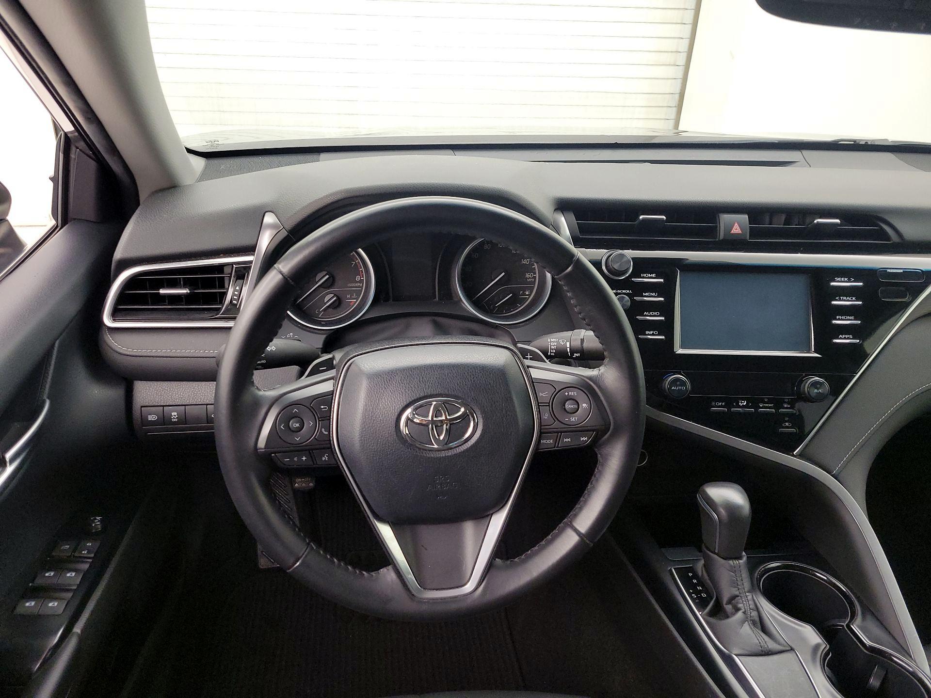 Thumbnail: 2018 Toyota Camry - 10