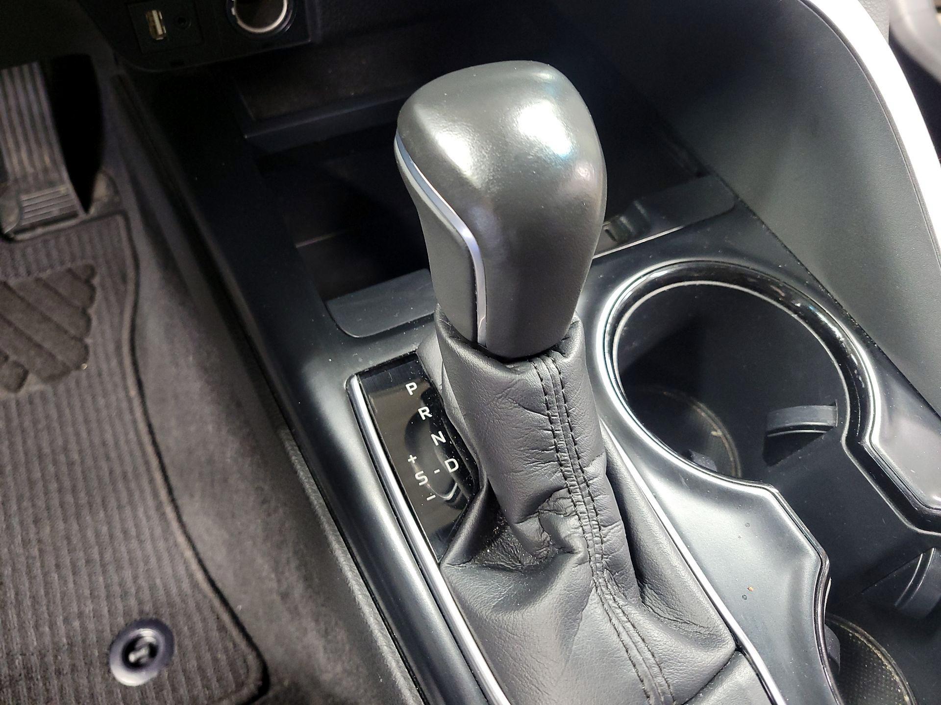 Thumbnail: 2018 Toyota Camry - 17