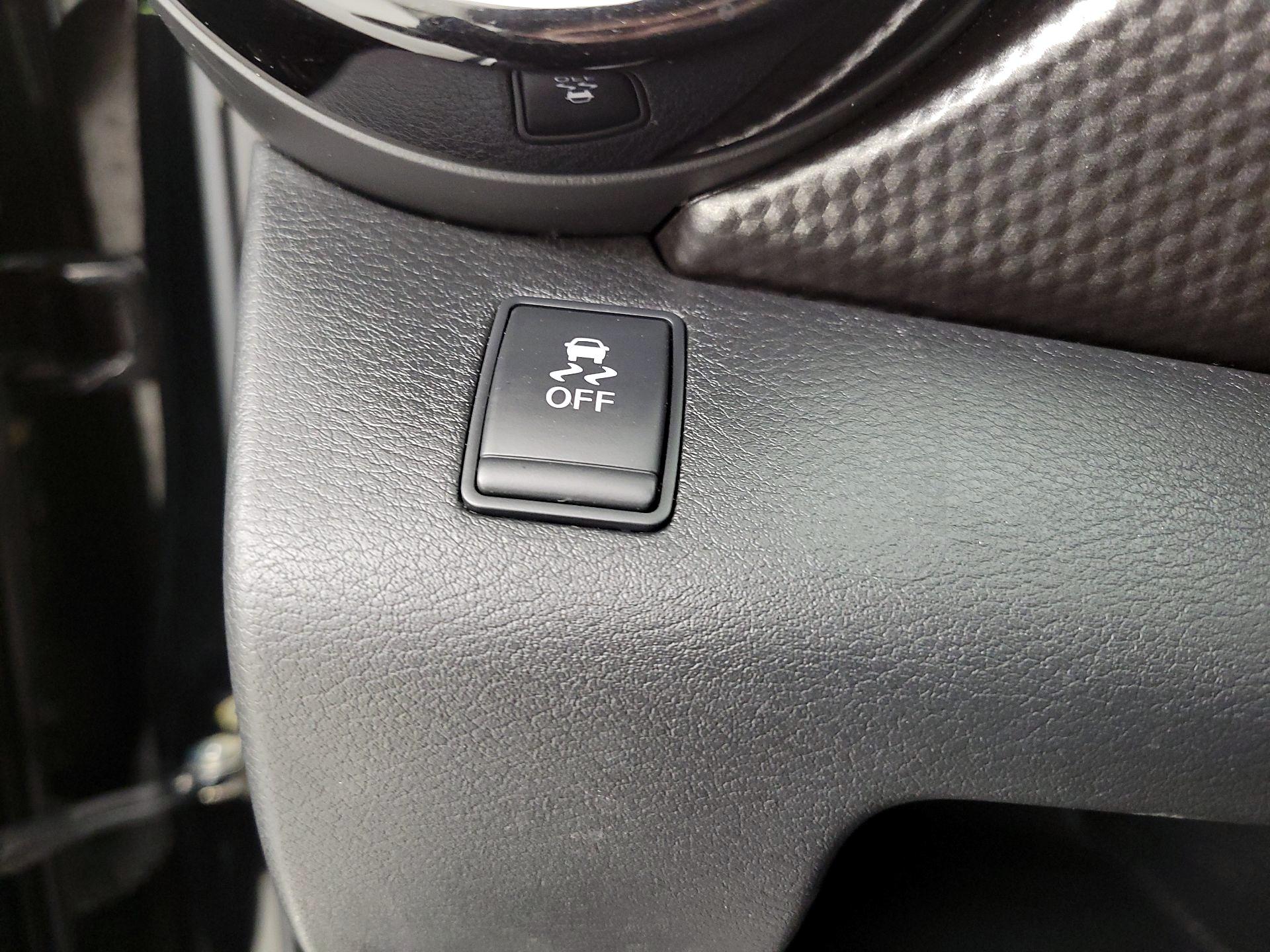Thumbnail: 2019 Nissan Kicks - 13